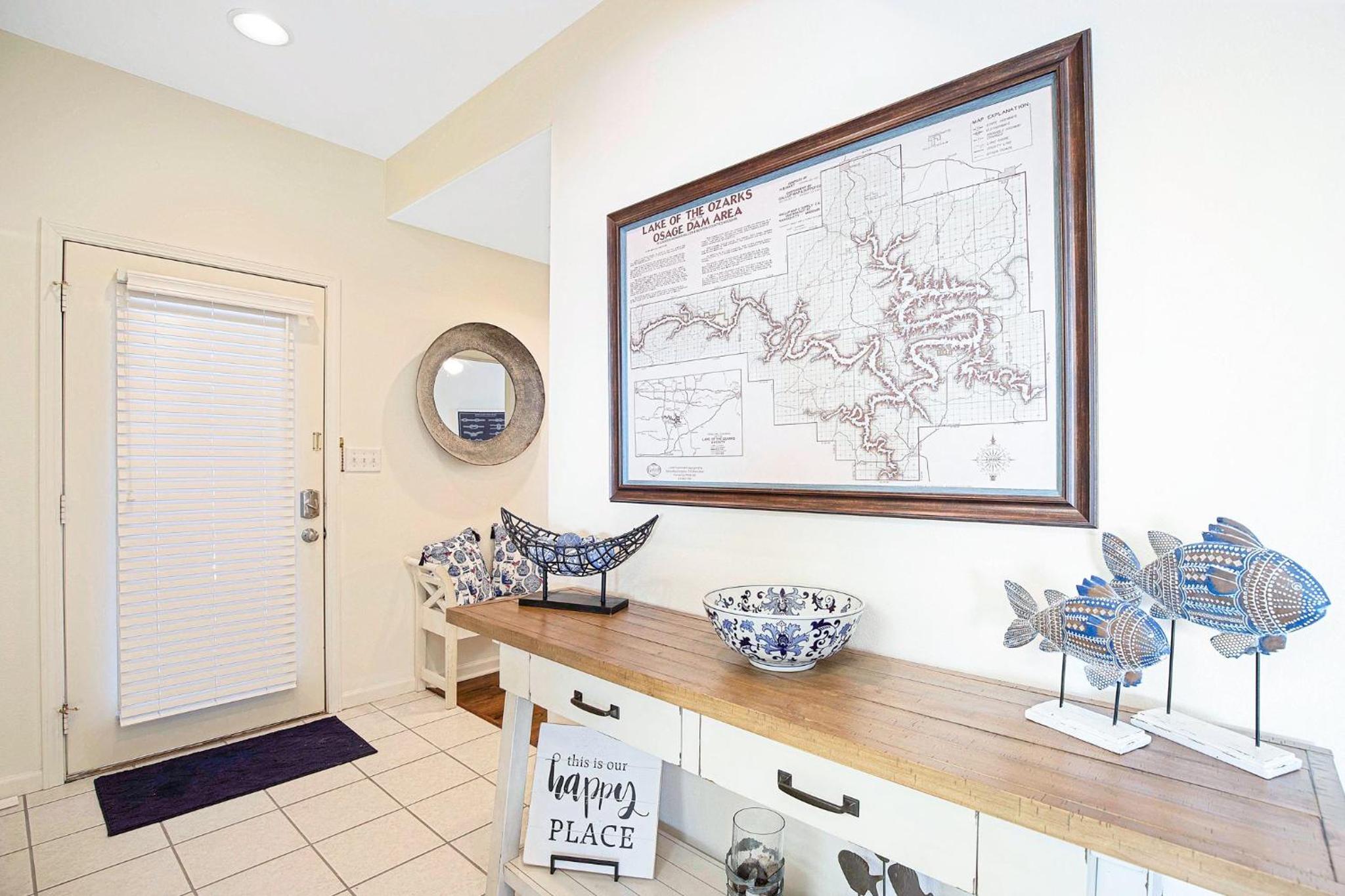 Upscale Condo, Amazing Views, Pools and Pickleball
