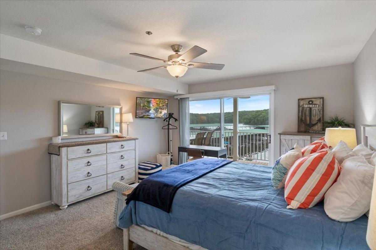 Lakeview Condo, Pools, Patio with Grill, Near PB2 Launch