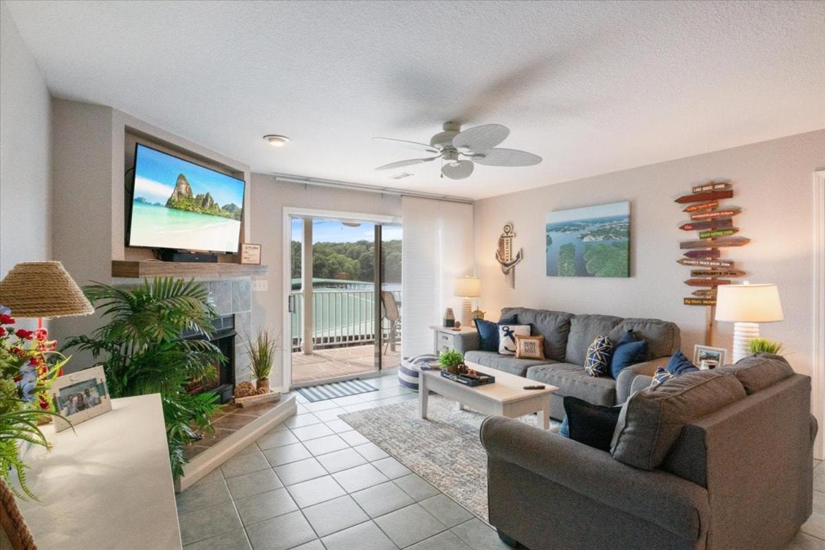 Lakeview Condo, Pools, Patio with Grill, Near PB2 Launch
