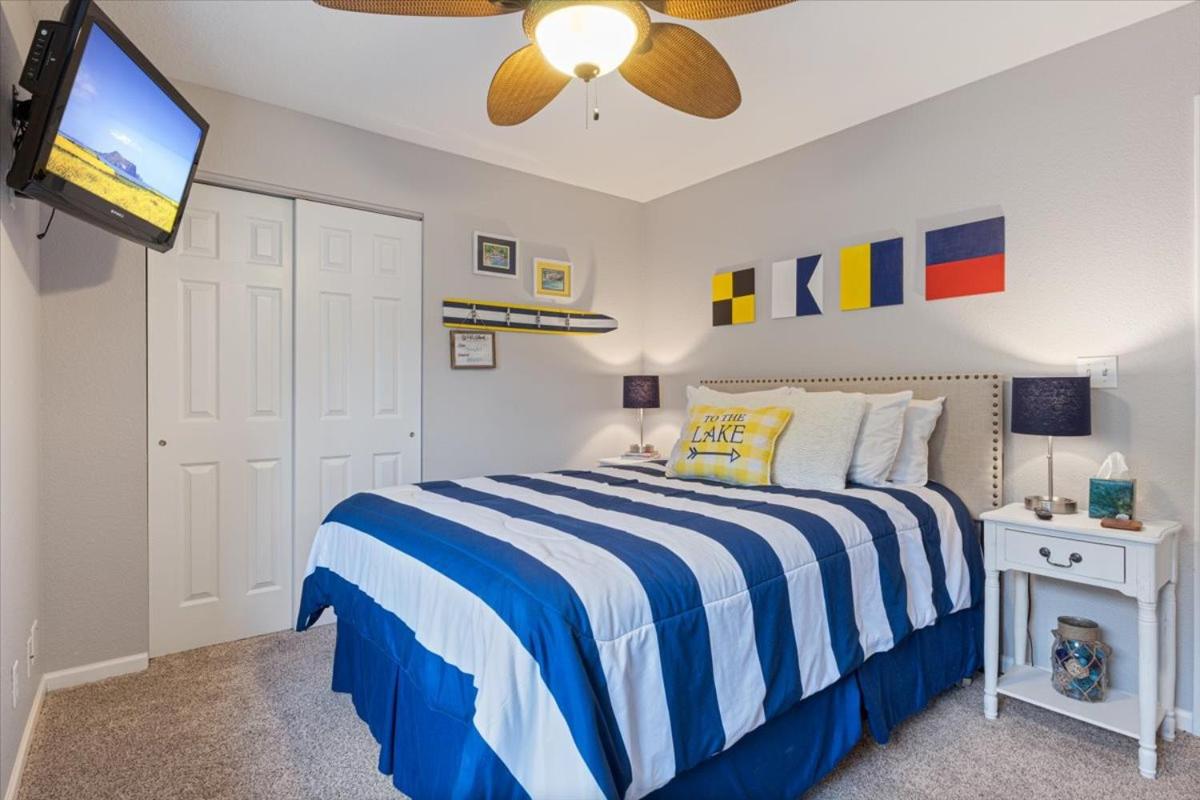 Lakeview Condo, Pools, Patio with Grill, Near PB2 Launch