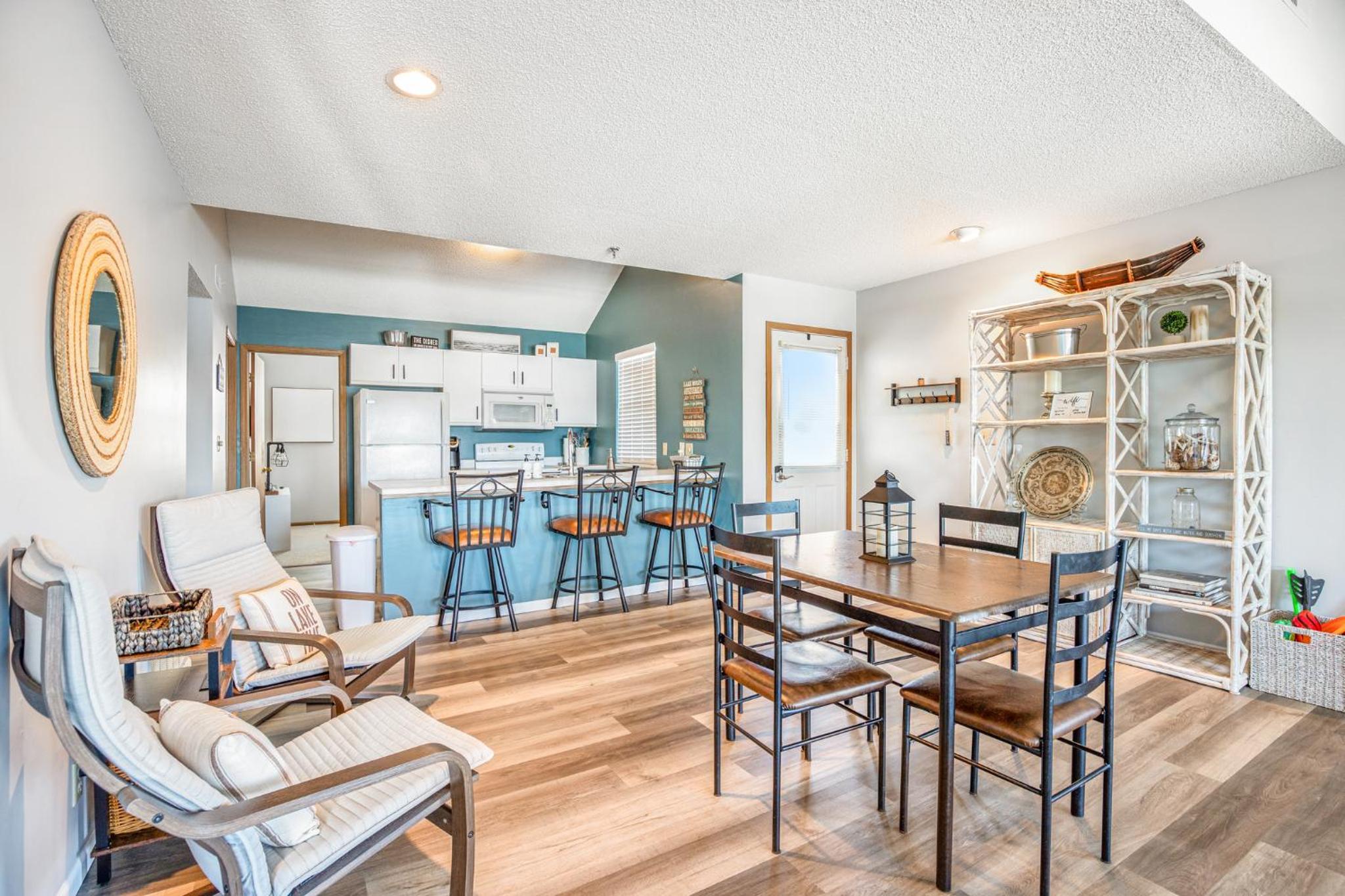 Poolside Condo with Amazing Lake Views & Design