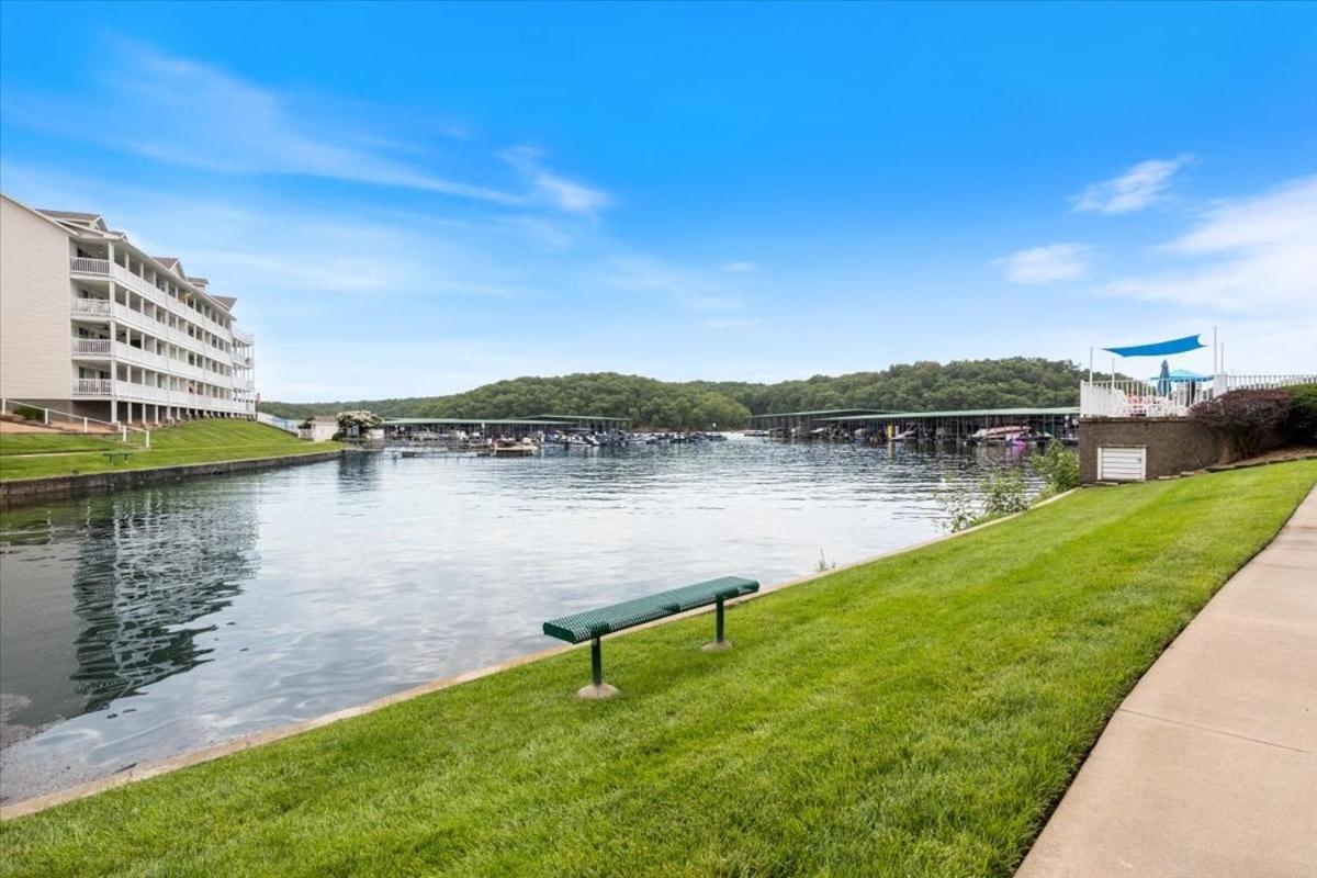 Lakeview Condo, Pools, Patio with Grill, Near PB2 Launch