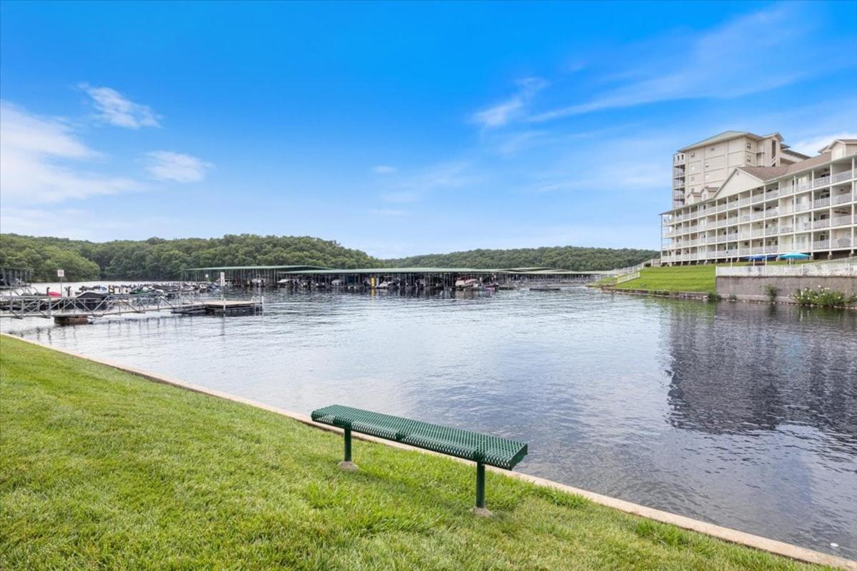 Lakeview Condo, Pools, Patio with Grill, Near PB2 Launch