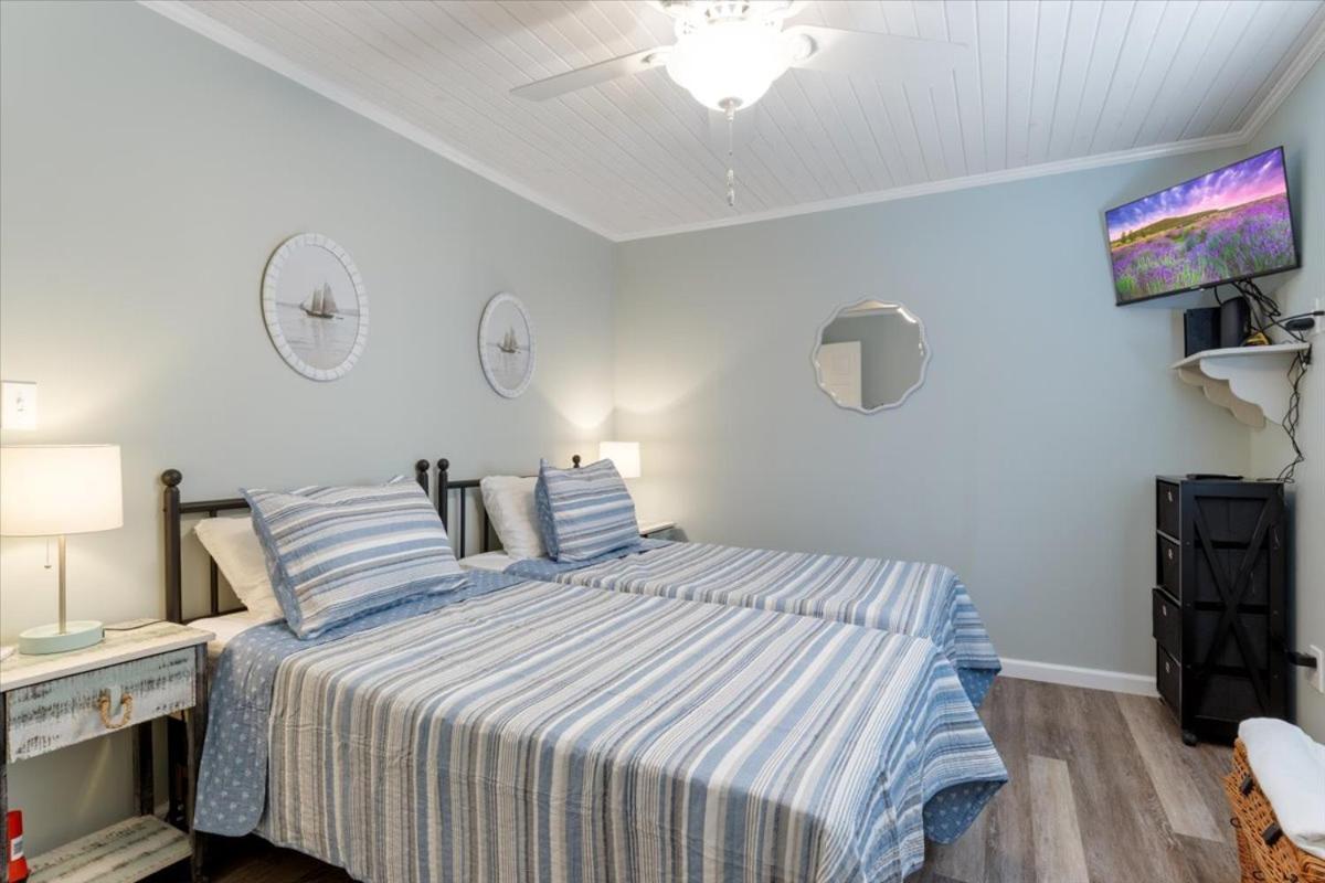 Perfect Family House in Osage Beach with Expansive Deck, Private Dock, & Boat Slip