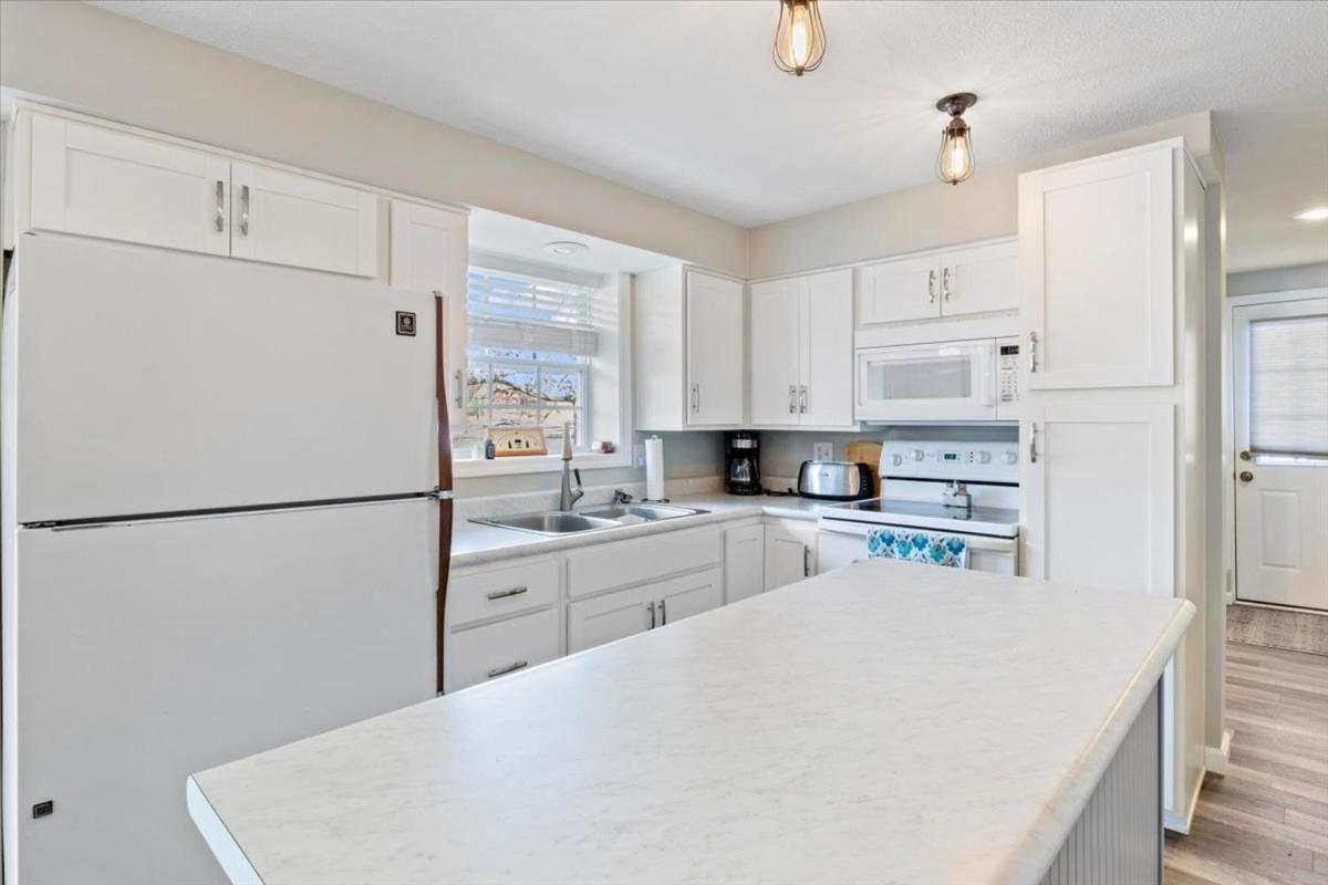 Perfect Family House in Osage Beach with Expansive Deck, Private Dock, & Boat Slip