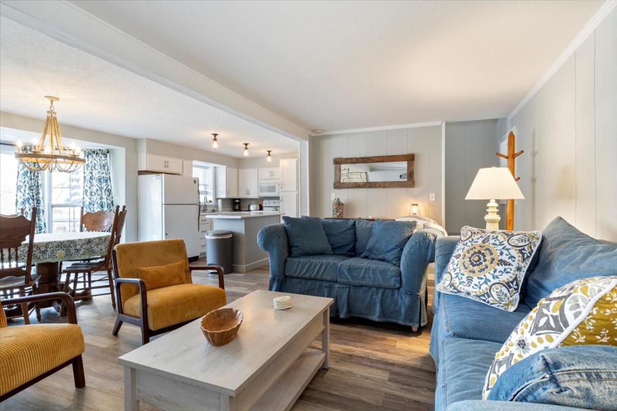 Perfect Family House in Osage Beach with Expansive Deck, Private Dock, & Boat Slip