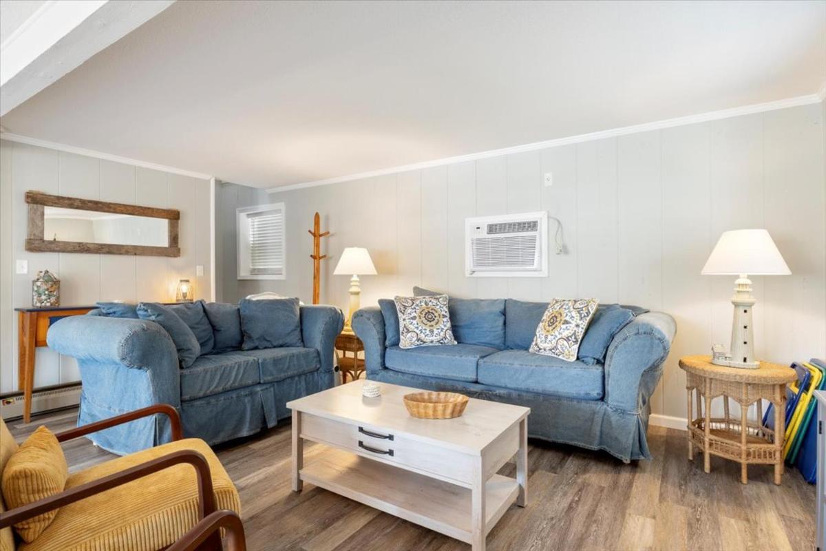 Perfect Family House in Osage Beach with Expansive Deck, Private Dock, & Boat Slip