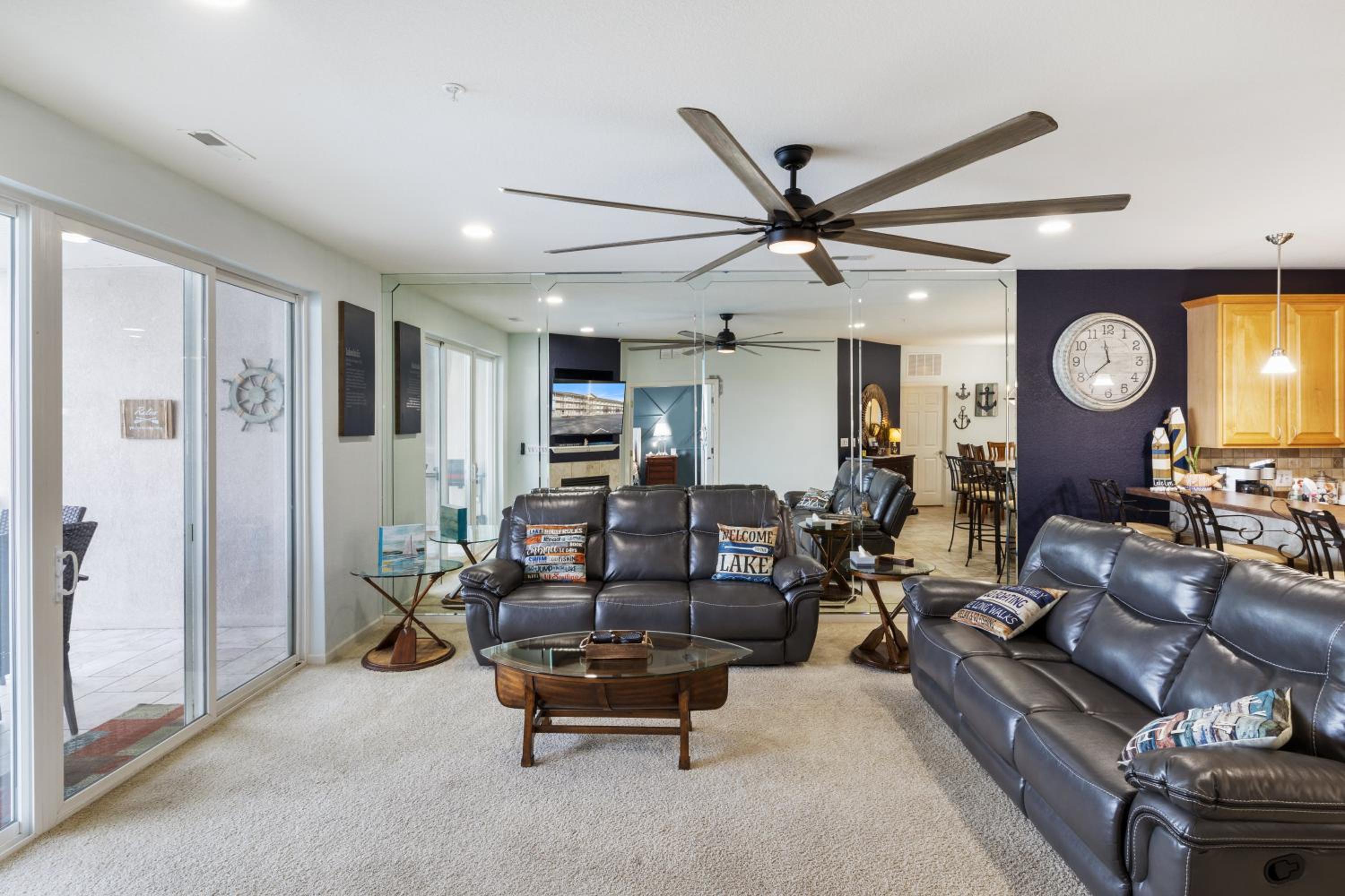 Nautical-Inspired Lakefront Unit w/ Awesome Views