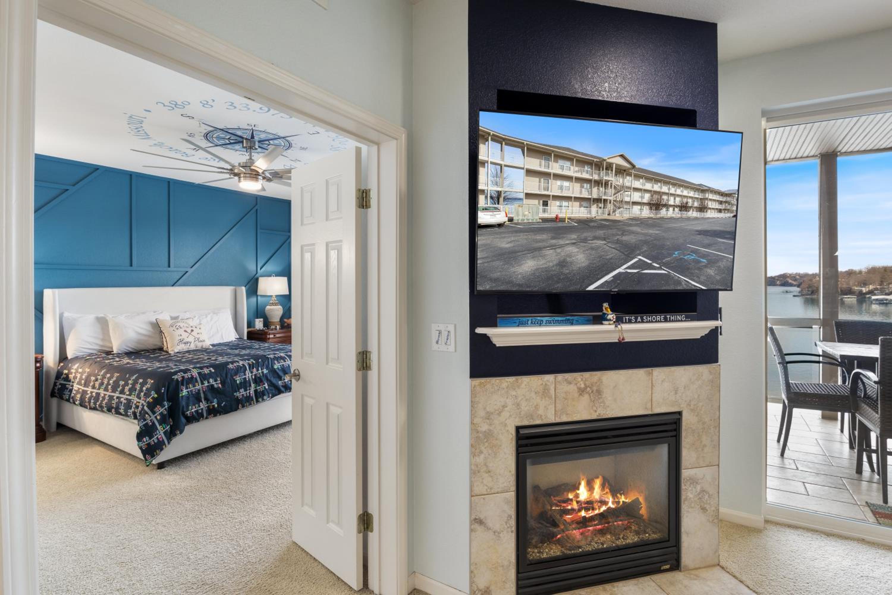Nautical-Inspired Lakefront Unit w/ Awesome Views