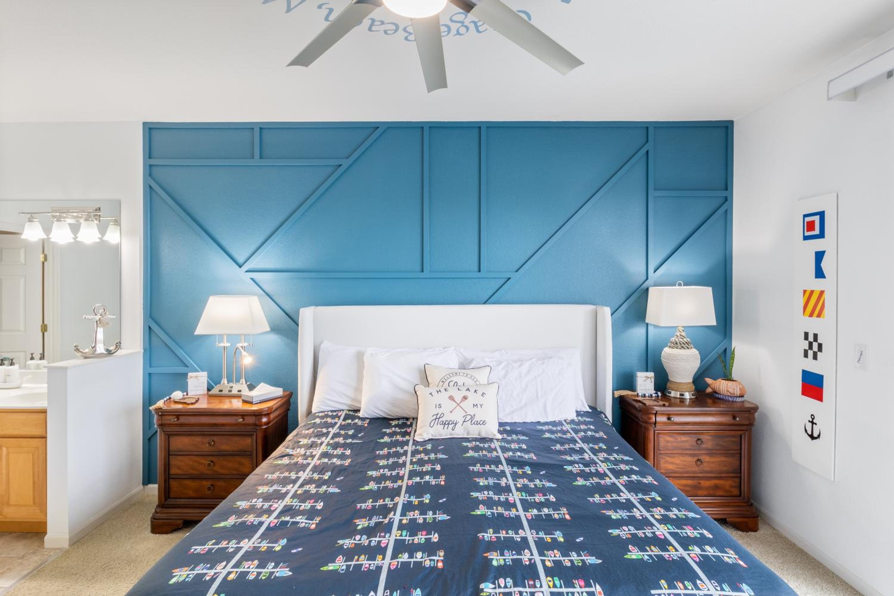 Nautical-Inspired Lakefront Unit w/ Awesome Views