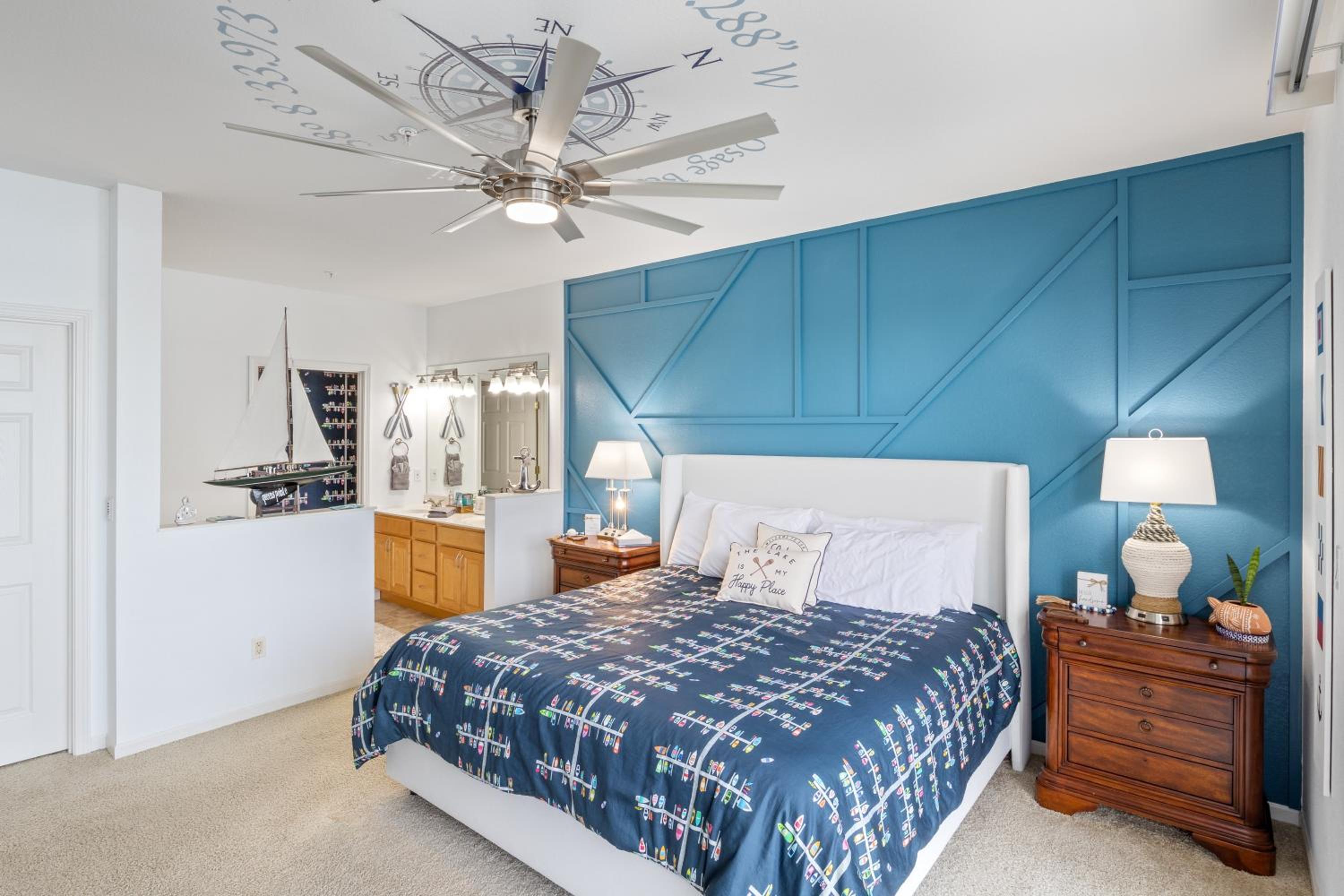 Nautical-Inspired Lakefront Unit w/ Awesome Views