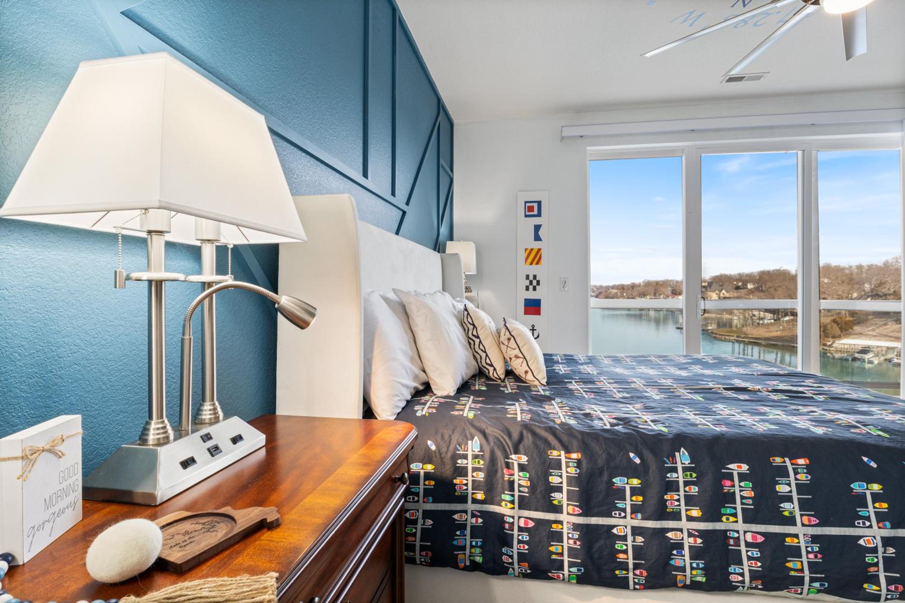 Nautical-Inspired Lakefront Unit w/ Awesome Views