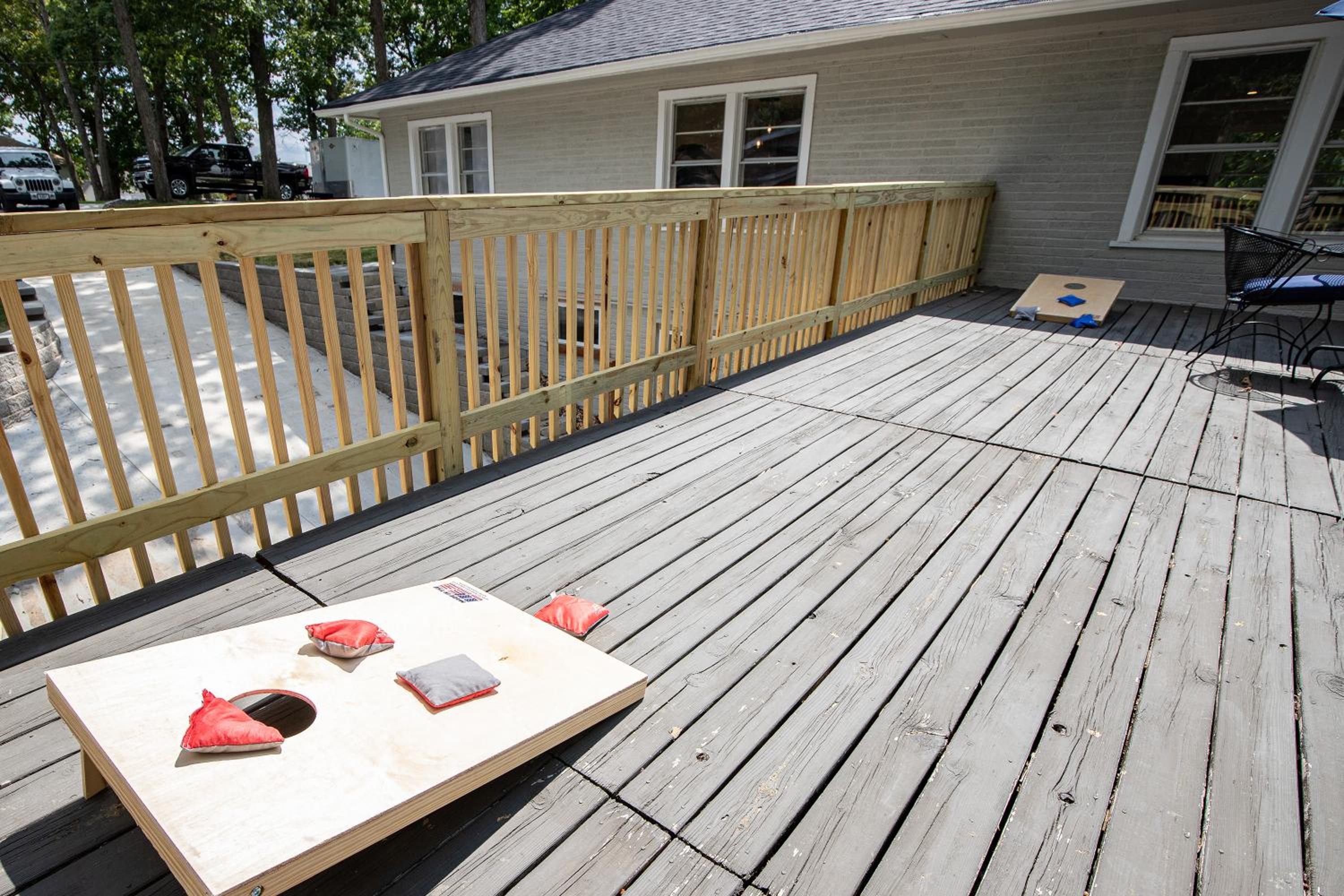 Two Homes, Large Deck, Firepit, Central Location