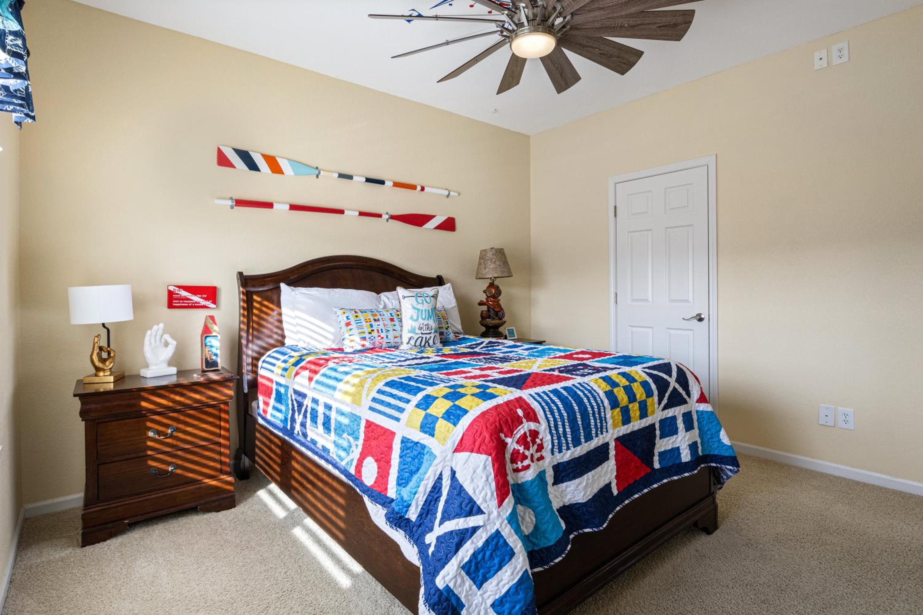 Nautical-Inspired Lakefront Unit w/ Awesome Views