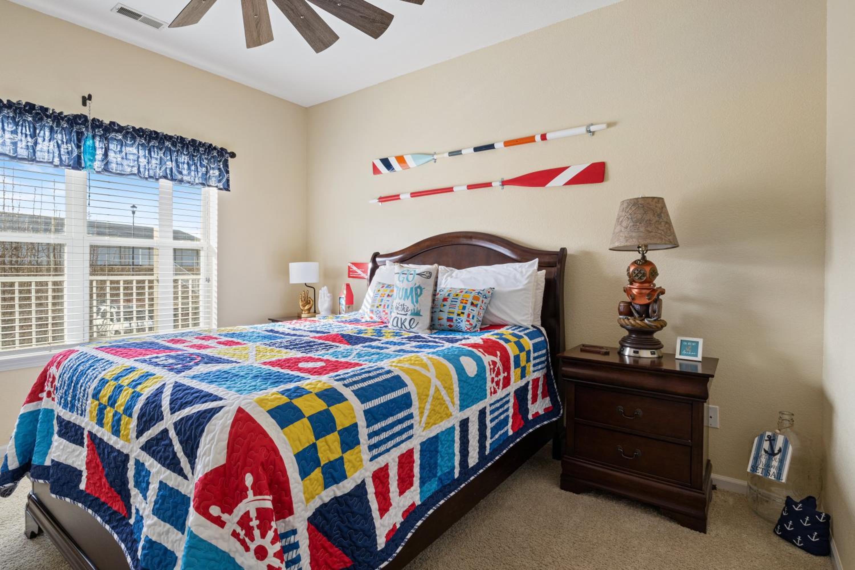 Nautical-Inspired Lakefront Unit w/ Awesome Views