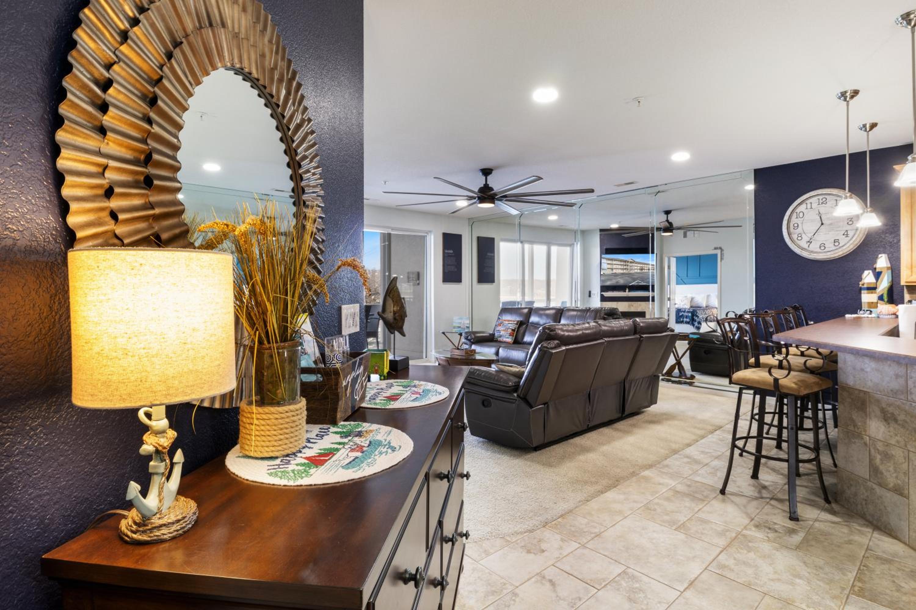 Nautical-Inspired Lakefront Unit w/ Awesome Views