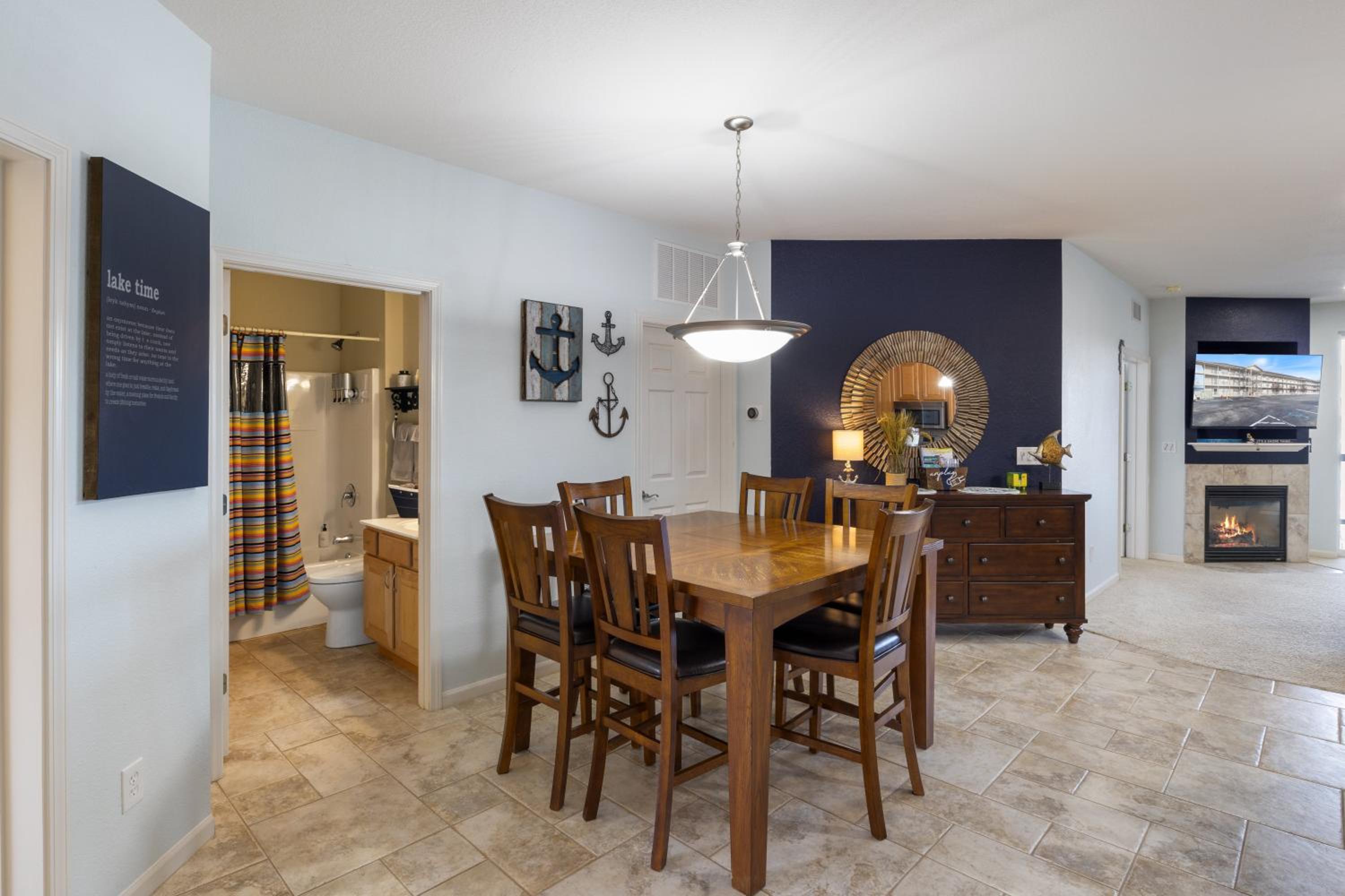 Nautical-Inspired Lakefront Unit w/ Awesome Views