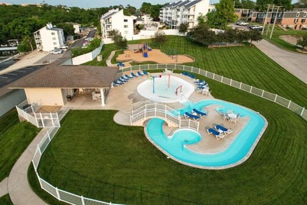 Nautical-Inspired Lakefront Unit w/ Awesome Views