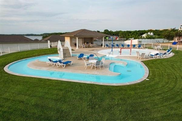 Nautical-Inspired Lakefront Unit w/ Awesome Views