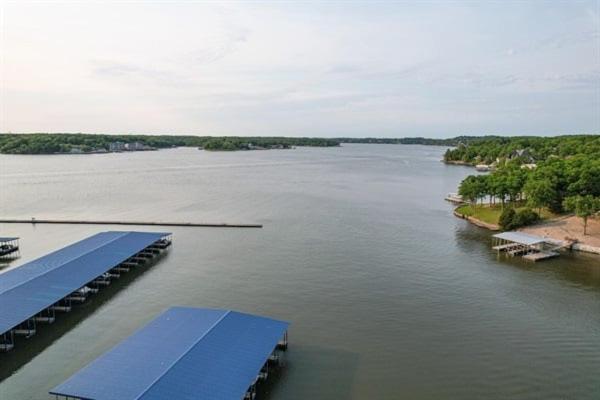 Nautical-Inspired Lakefront Unit w/ Awesome Views