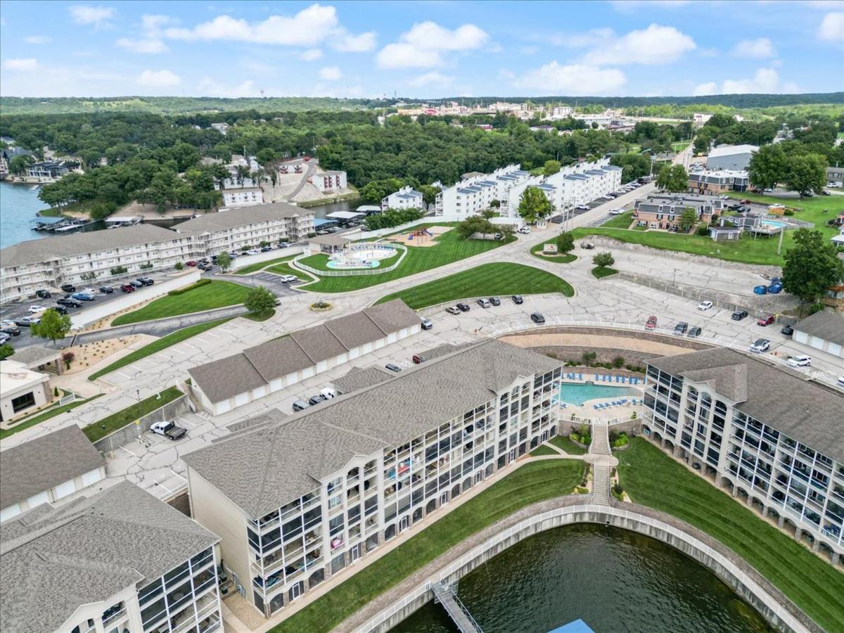 Nautical-Inspired Lakefront Unit w/ Awesome Views