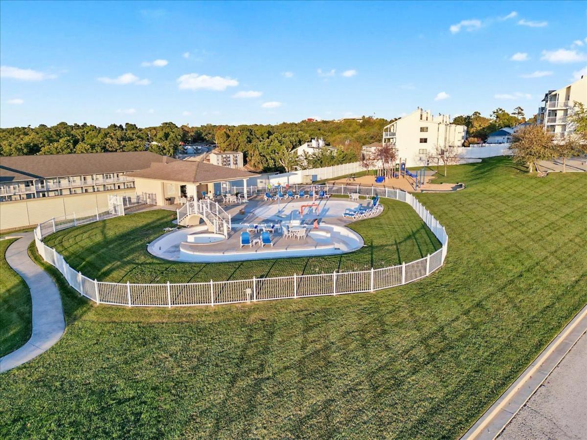 Nautical-Inspired Lakefront Unit w/ Awesome Views