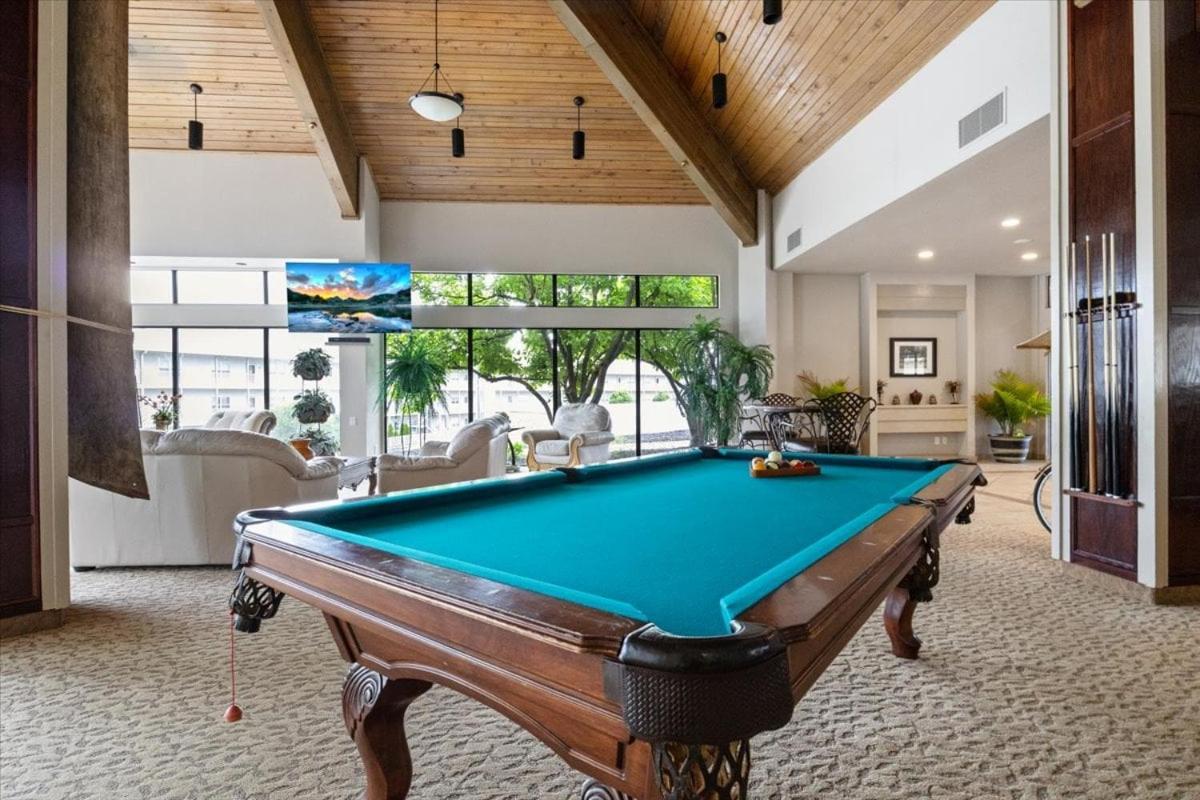 Nautical-Inspired Lakefront Unit w/ Awesome Views
