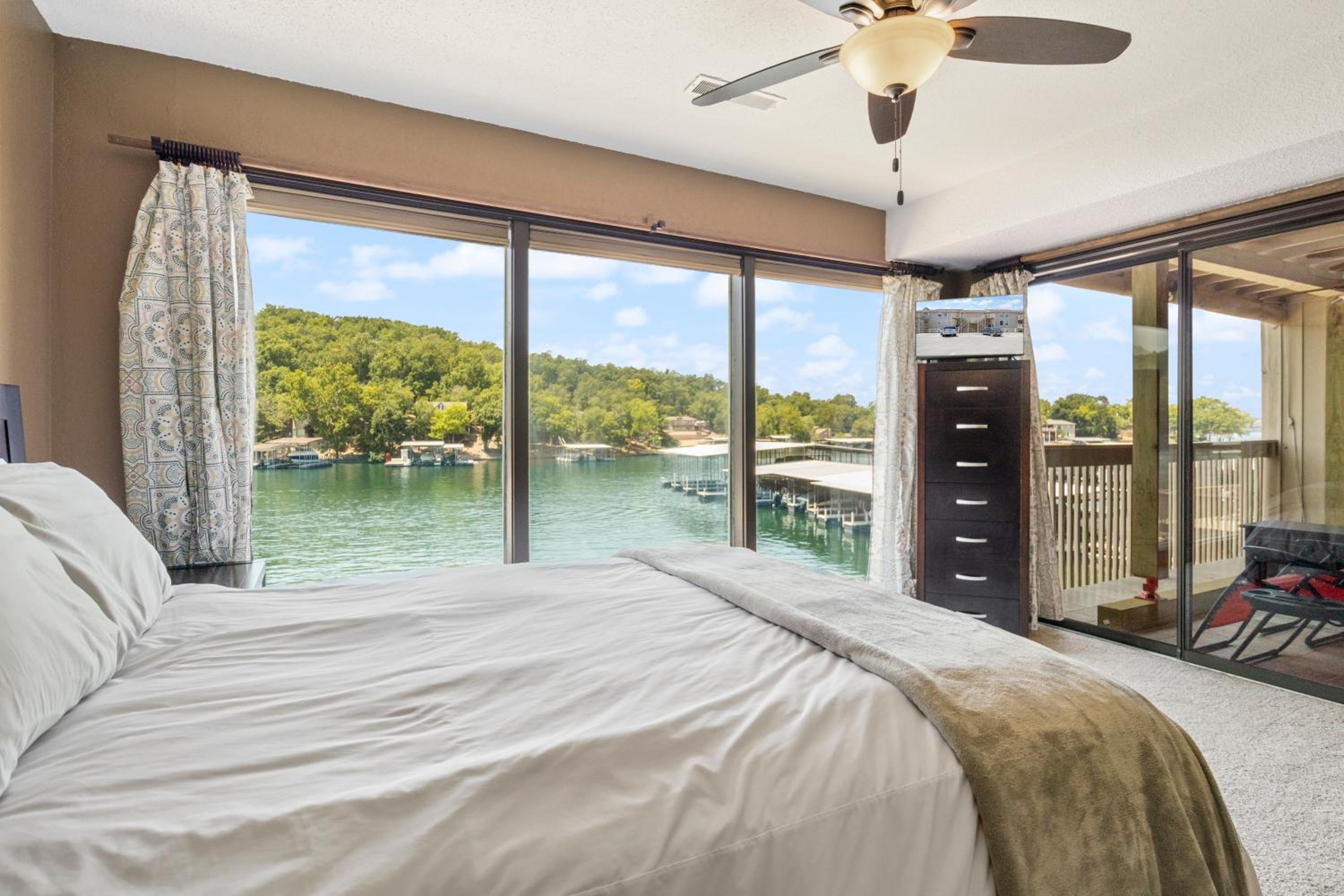 Stunning Views, Inviting Pools, and Endless Fun!