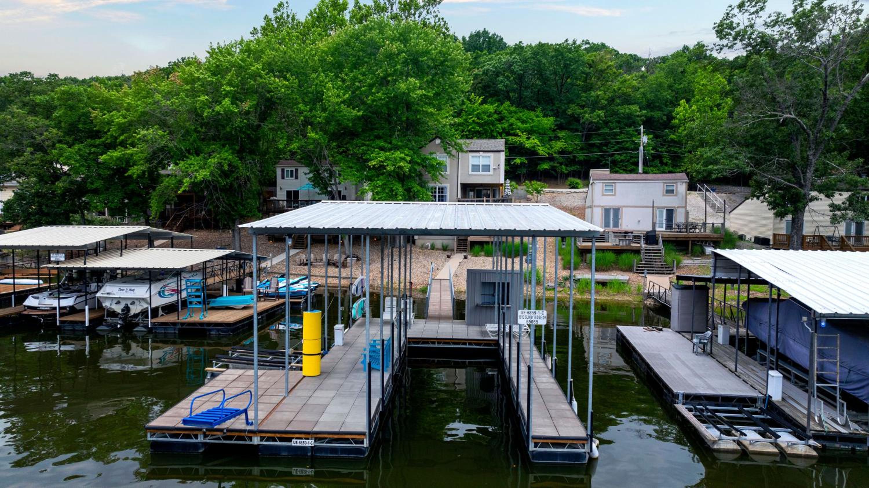Newly Remodeled w/ Dock, Boat & PWC Slips, Pool Table & Golden Tee