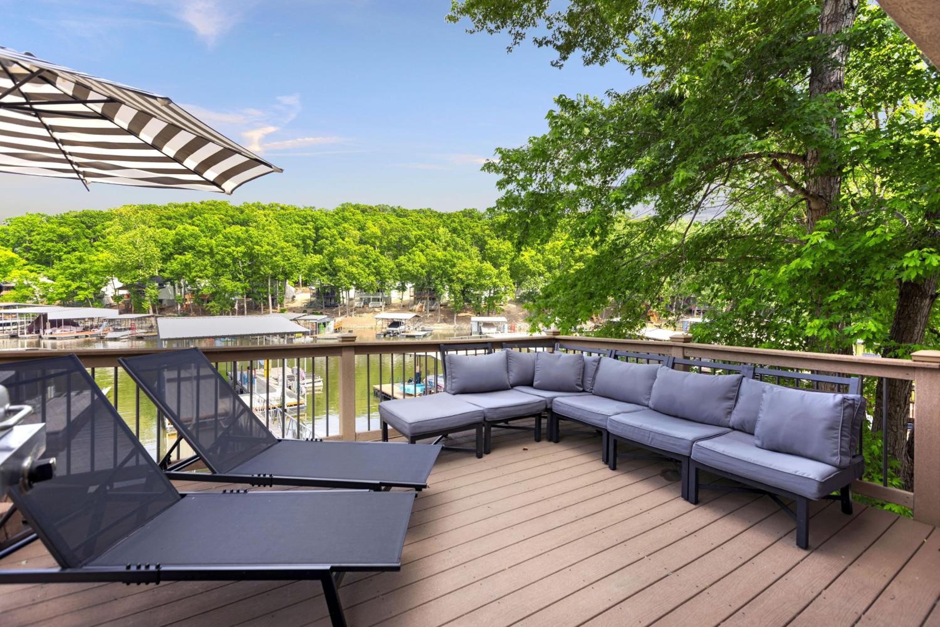 Newly Remodeled w/ Dock, Boat & PWC Slips, Pool Table & Golden Tee