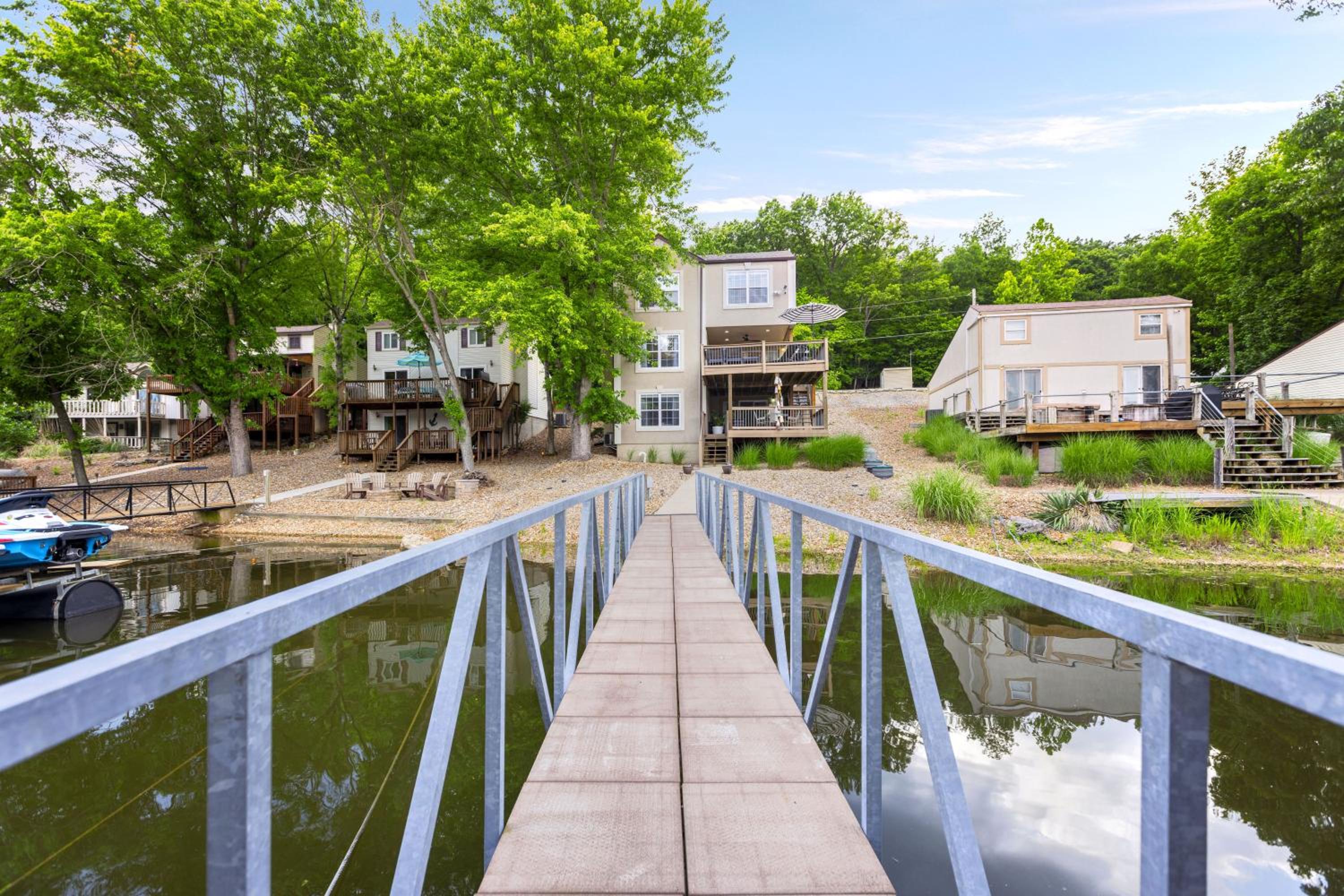 Newly Remodeled w/ Dock, Boat & PWC Slips, Pool Table & Golden Tee