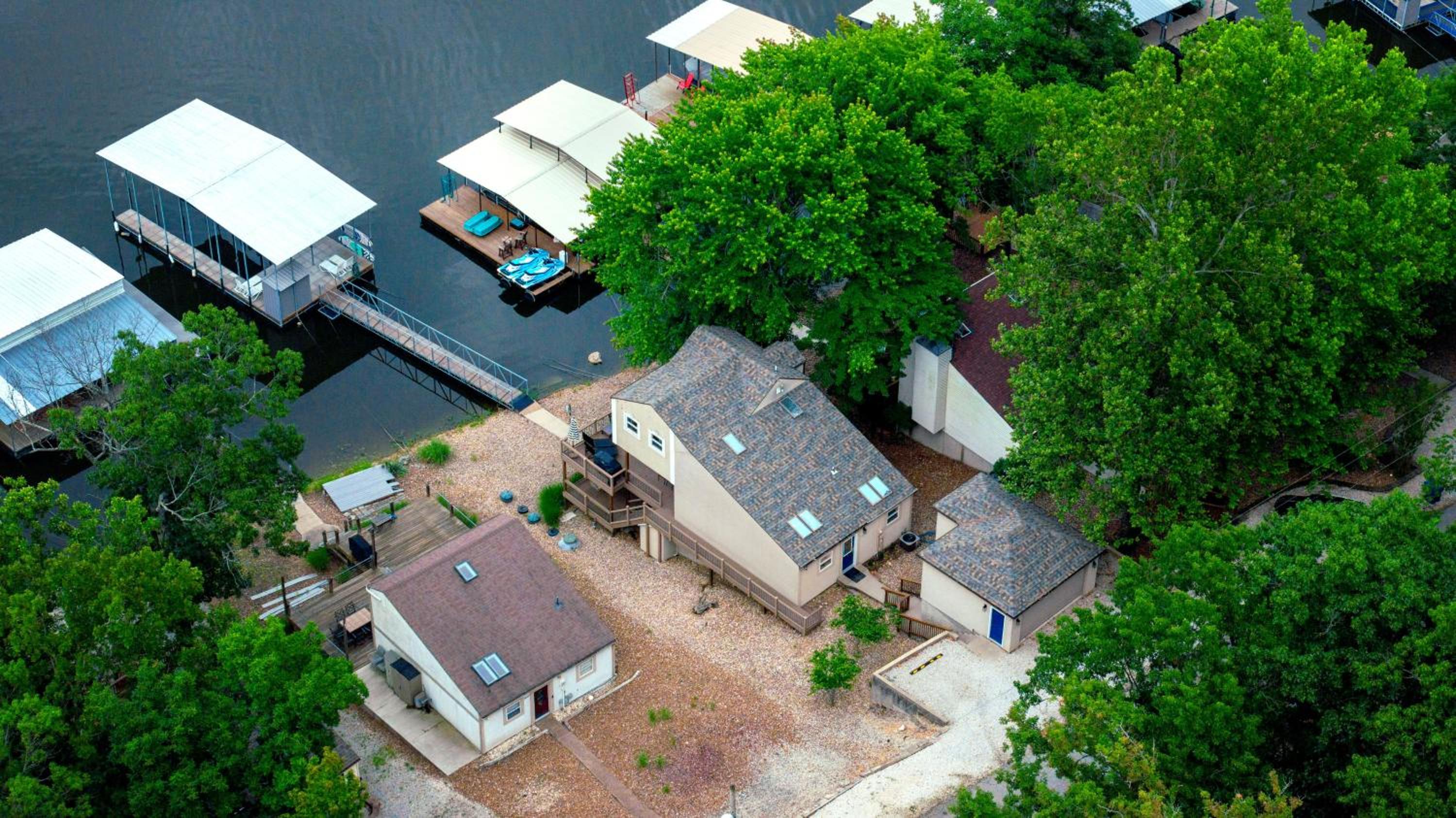 Newly Remodeled w/ Dock, Boat & PWC Slips, Pool Table & Golden Tee