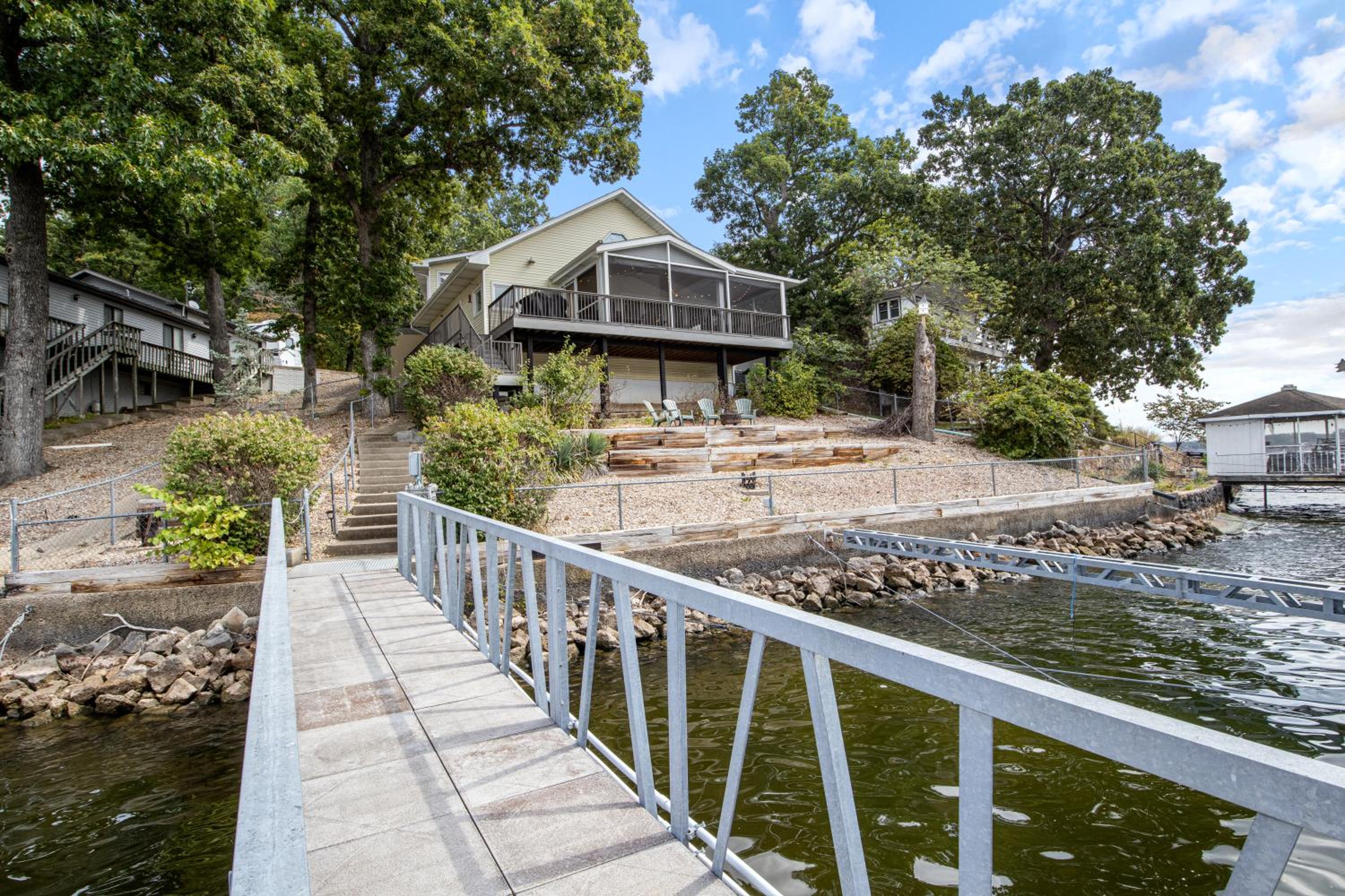 Incredible Views, Spacious Deck, Private Dock, Gas Grill, Games & Cards