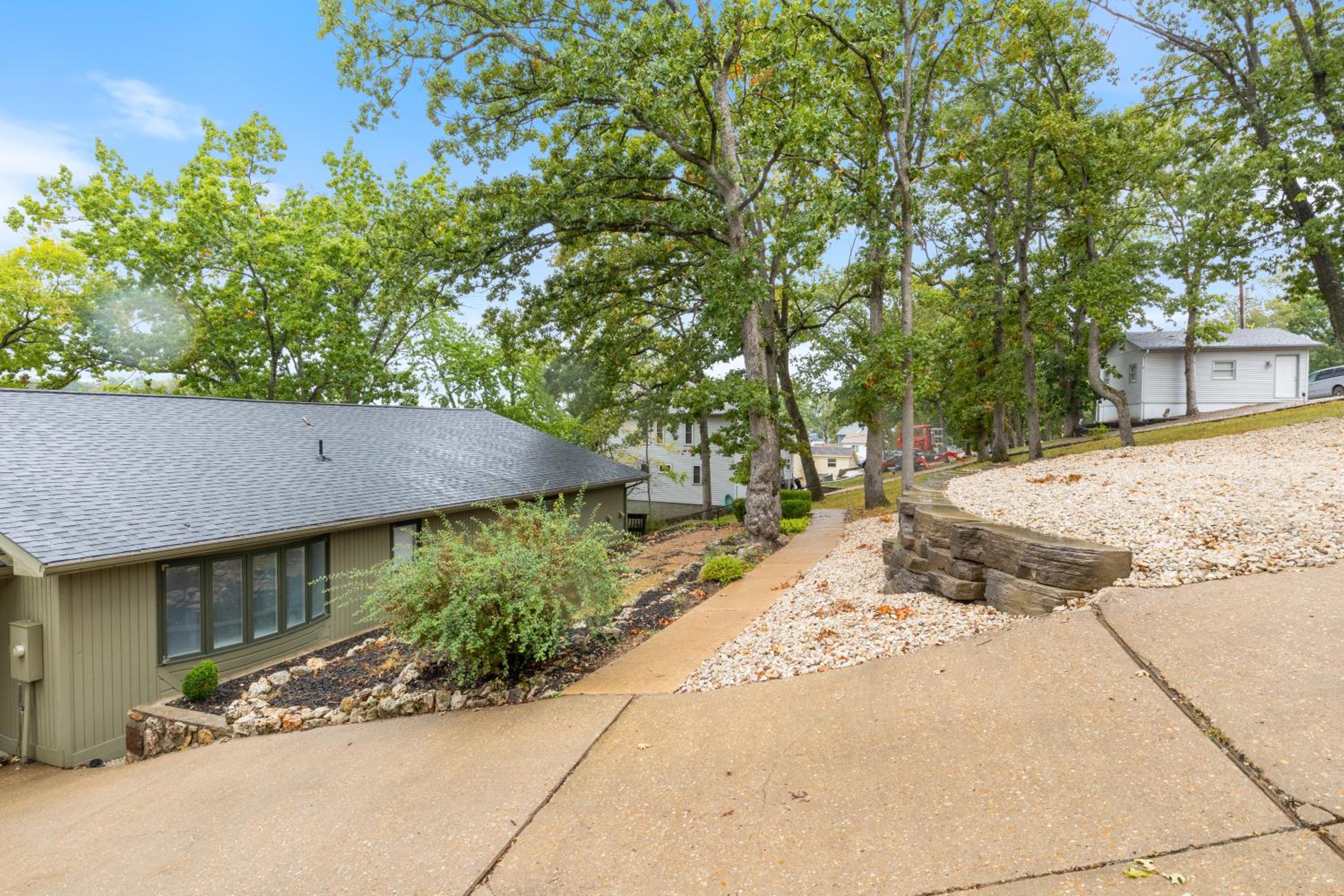 Game Room, Dock Life, Fire Pit & Hot Tub!