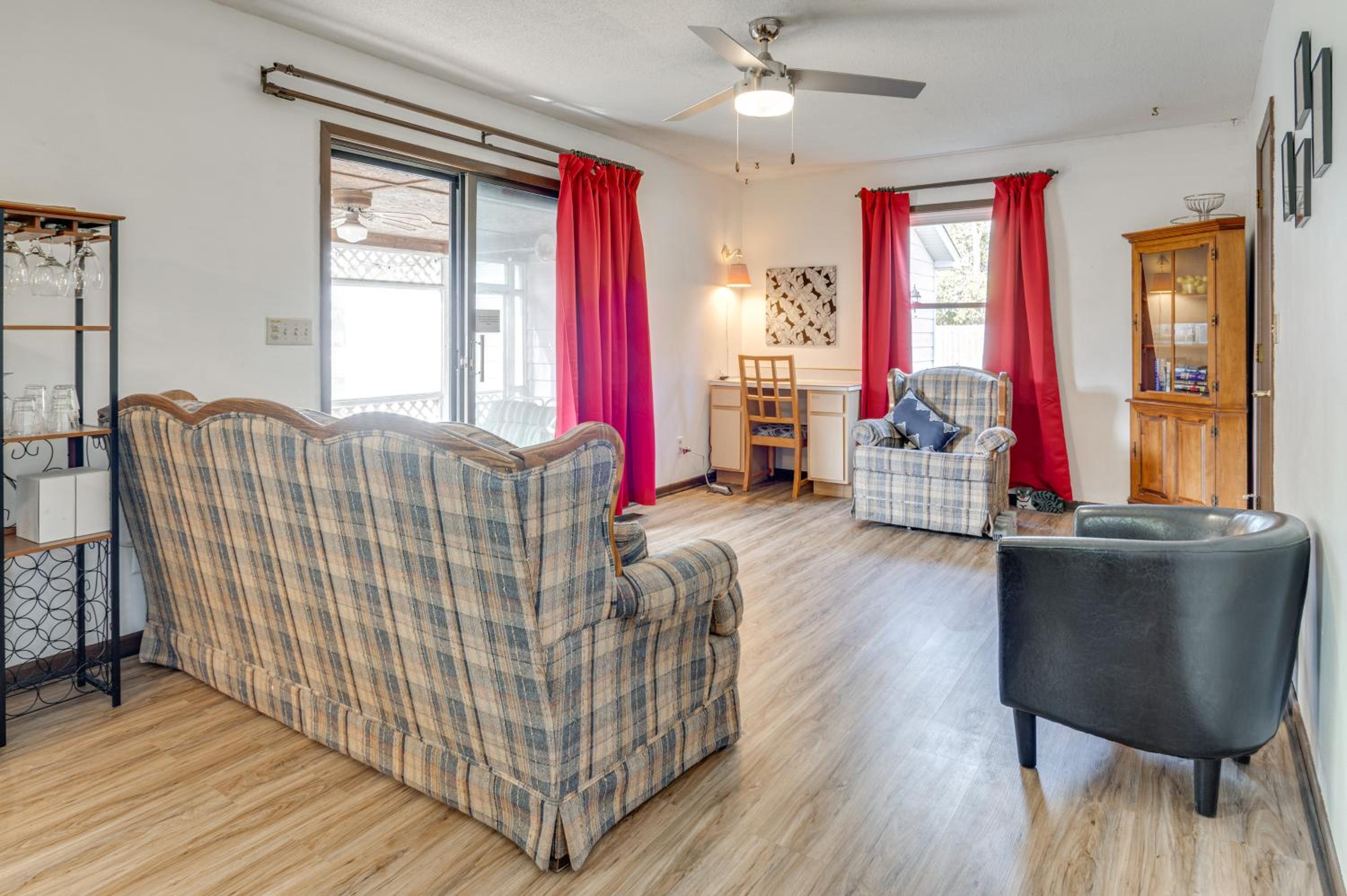 Peaceful Lemon Drop Inn Retreat in Terre Haute