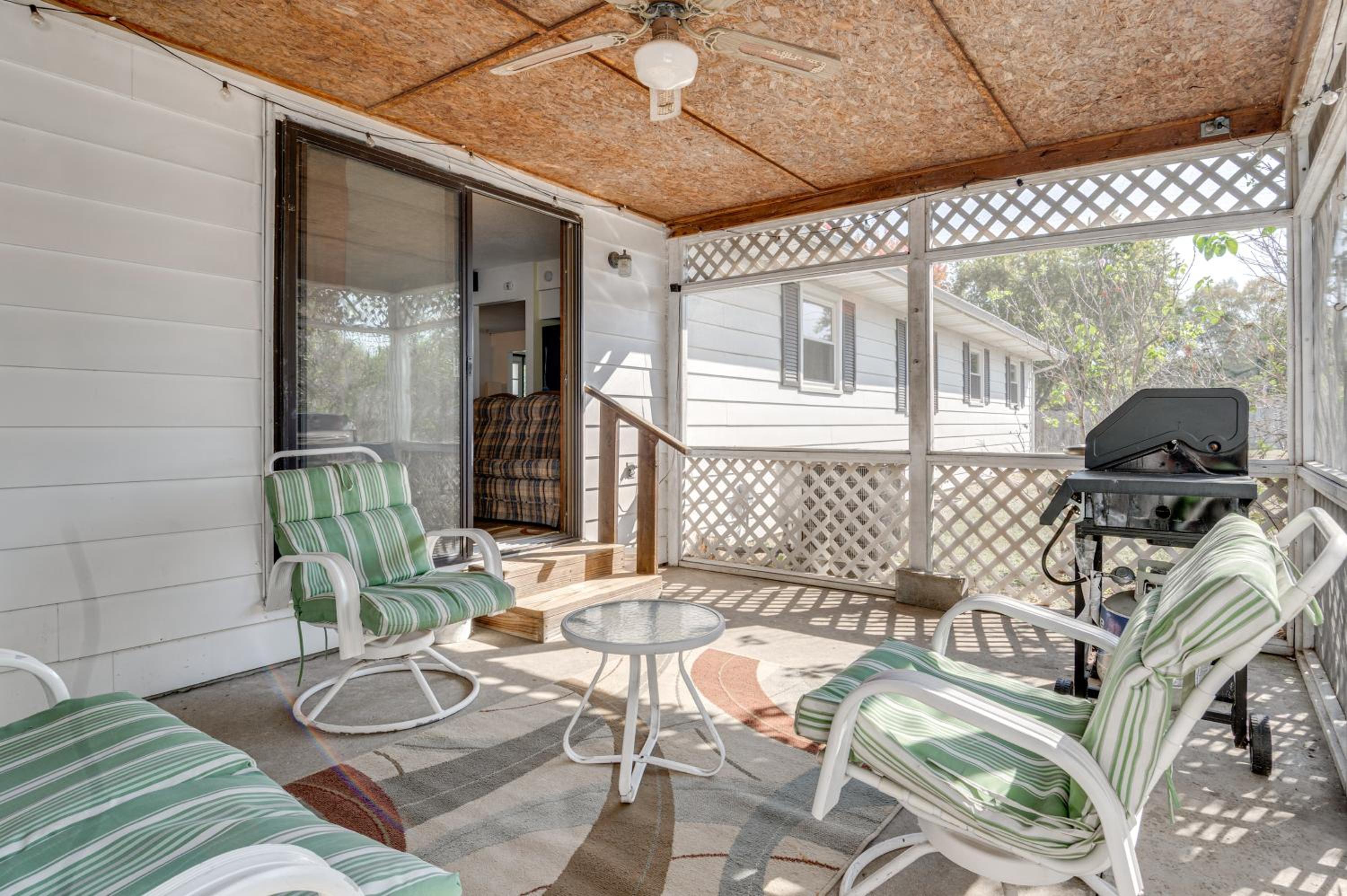 Peaceful Lemon Drop Inn Retreat in Terre Haute