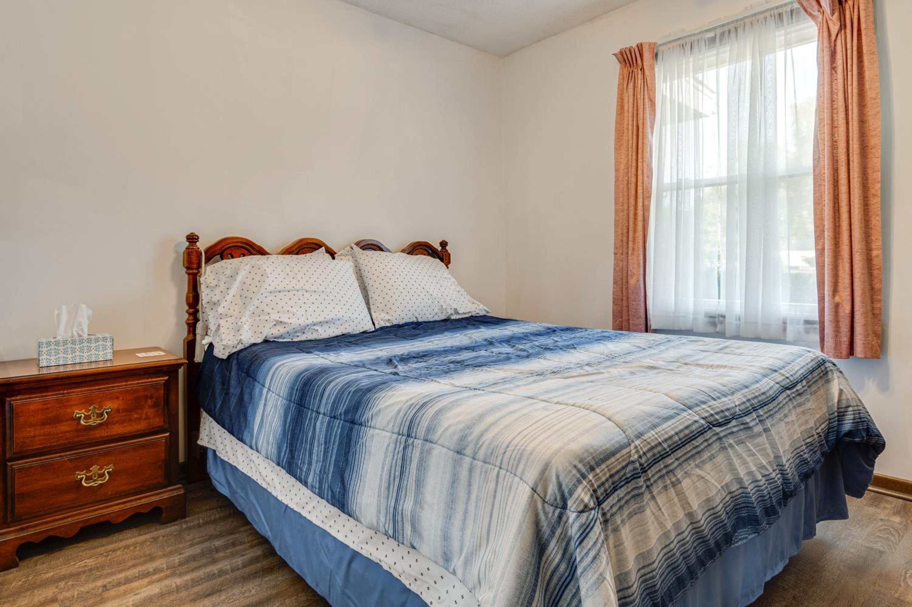 Peaceful Lemon Drop Inn Retreat in Terre Haute