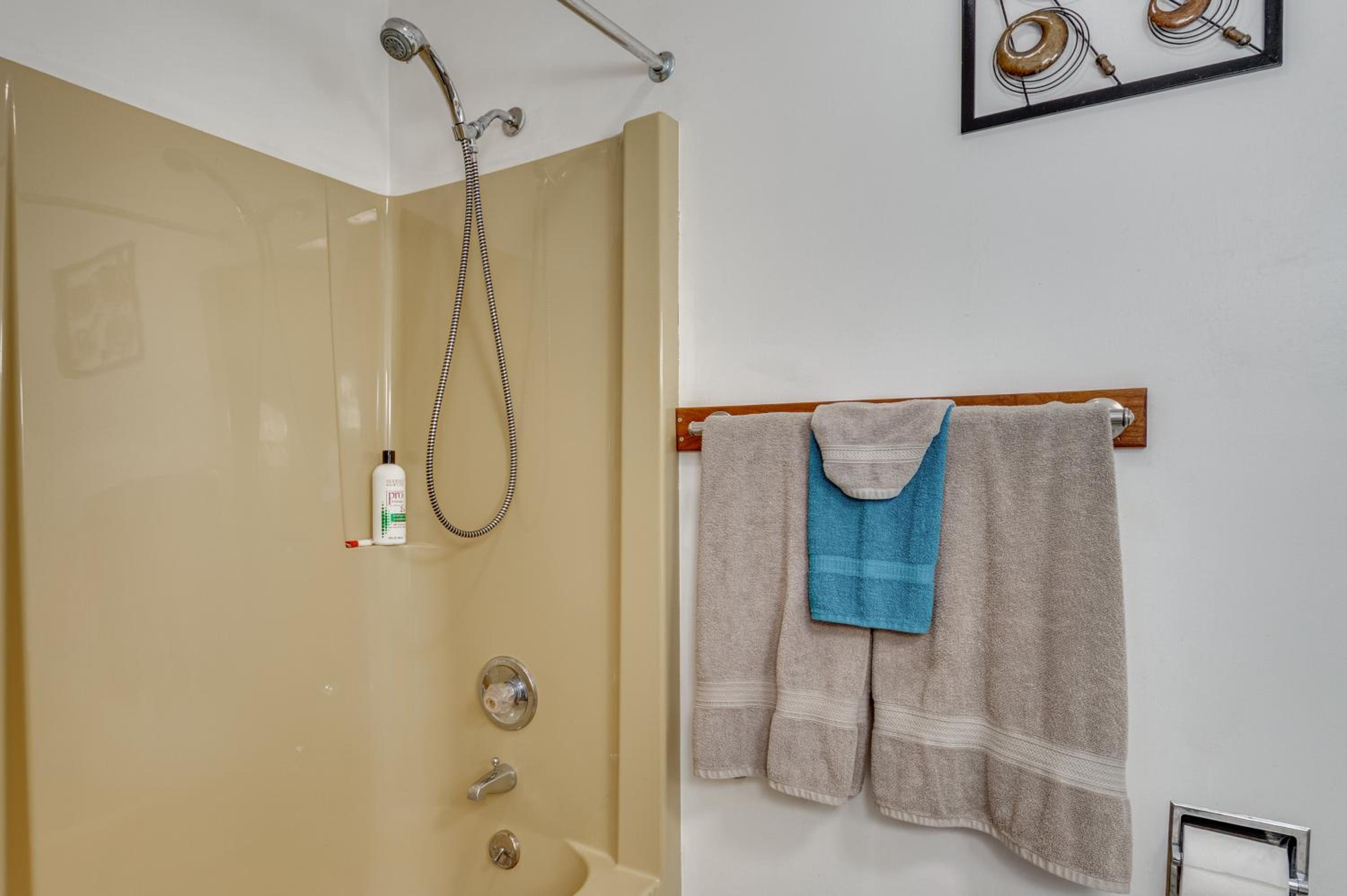Peaceful Lemon Drop Inn Retreat in Terre Haute