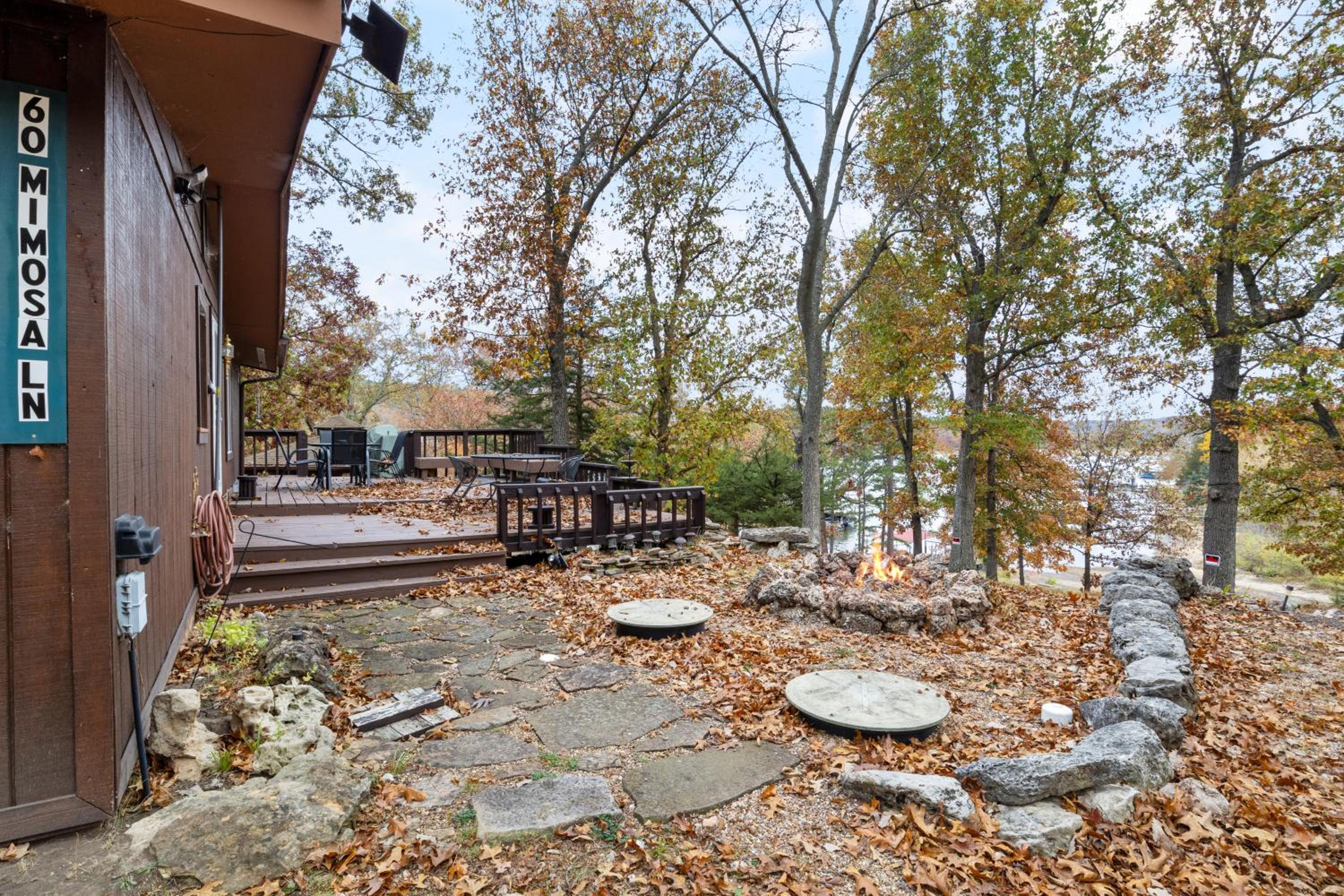 Stunning Lake View On A Nice & Quiet Relaxing Home