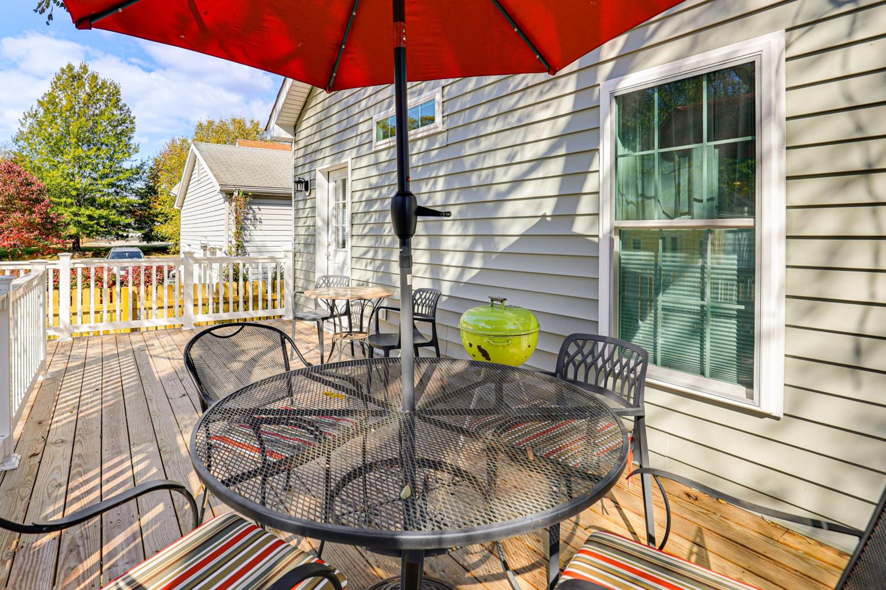Walk to Historic Chestertown Dog-Friendly Retreat