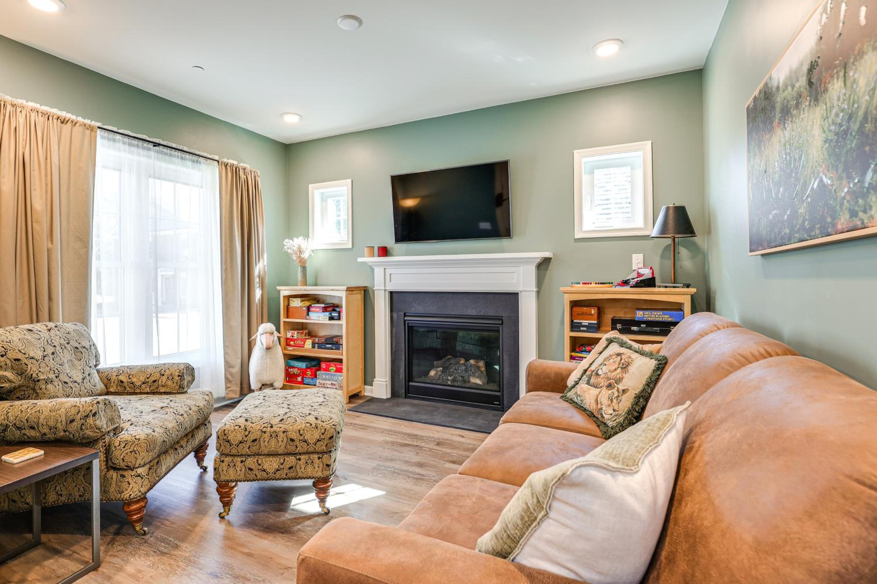 Walk to Historic Chestertown Dog-Friendly Retreat