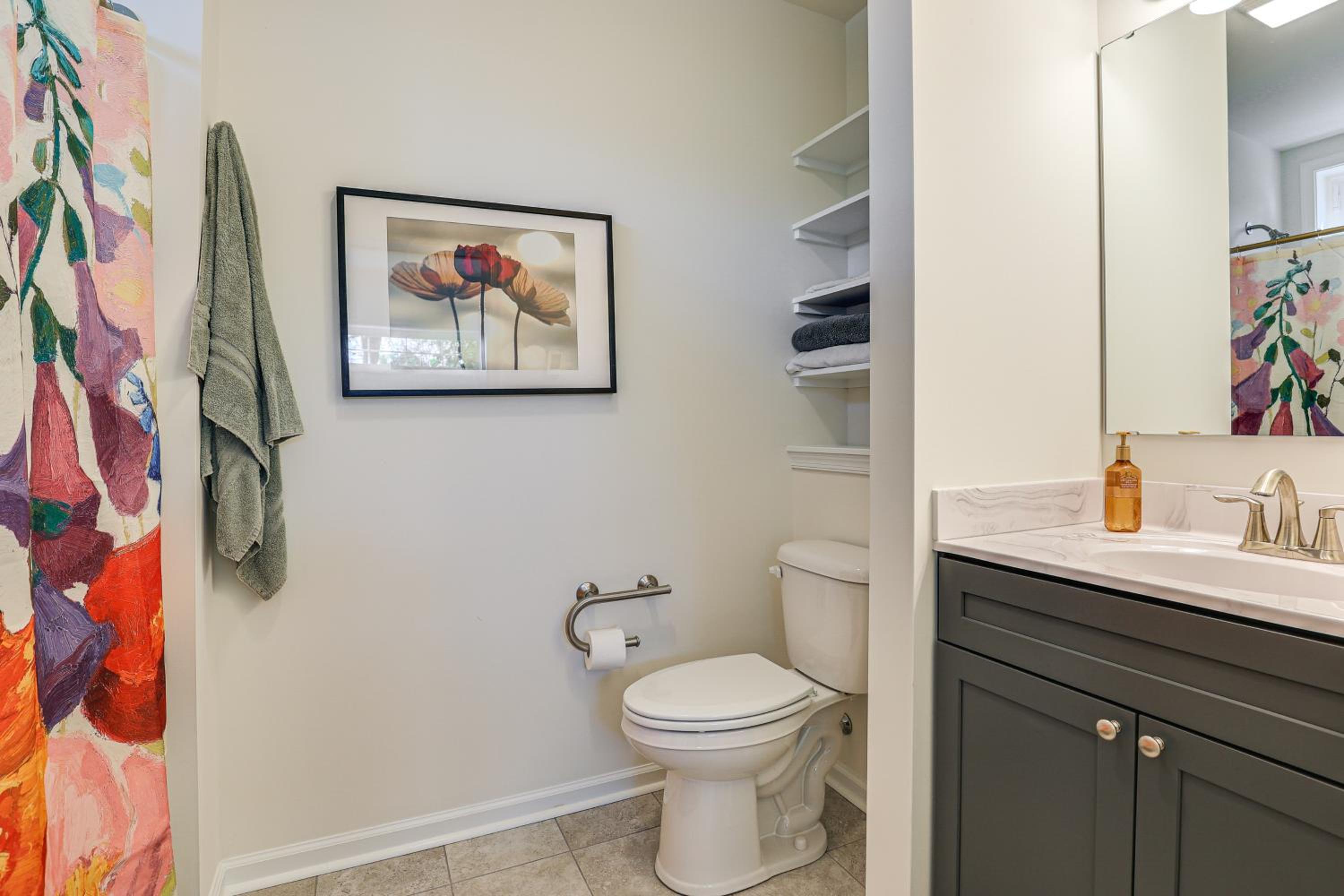 Walk to Historic Chestertown Dog-Friendly Retreat