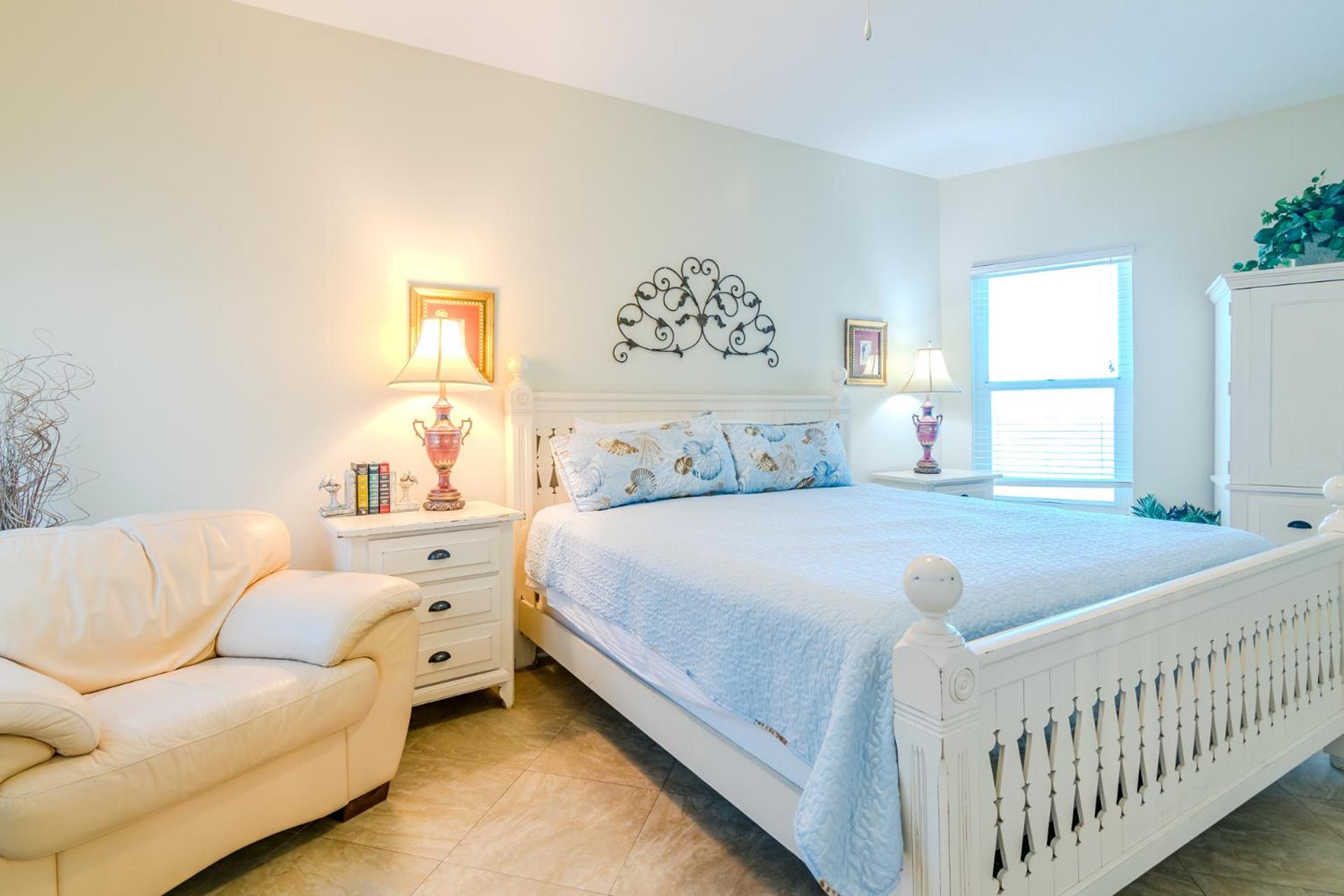 Spacious Beachview End Unit in Legacy Tower 1 -1101 - 3 bedroom 3 bath condo