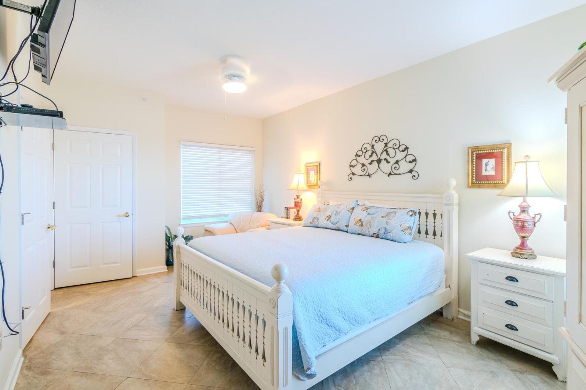 Spacious Beachview End Unit in Legacy Tower 1 -1101 - 3 bedroom 3 bath condo