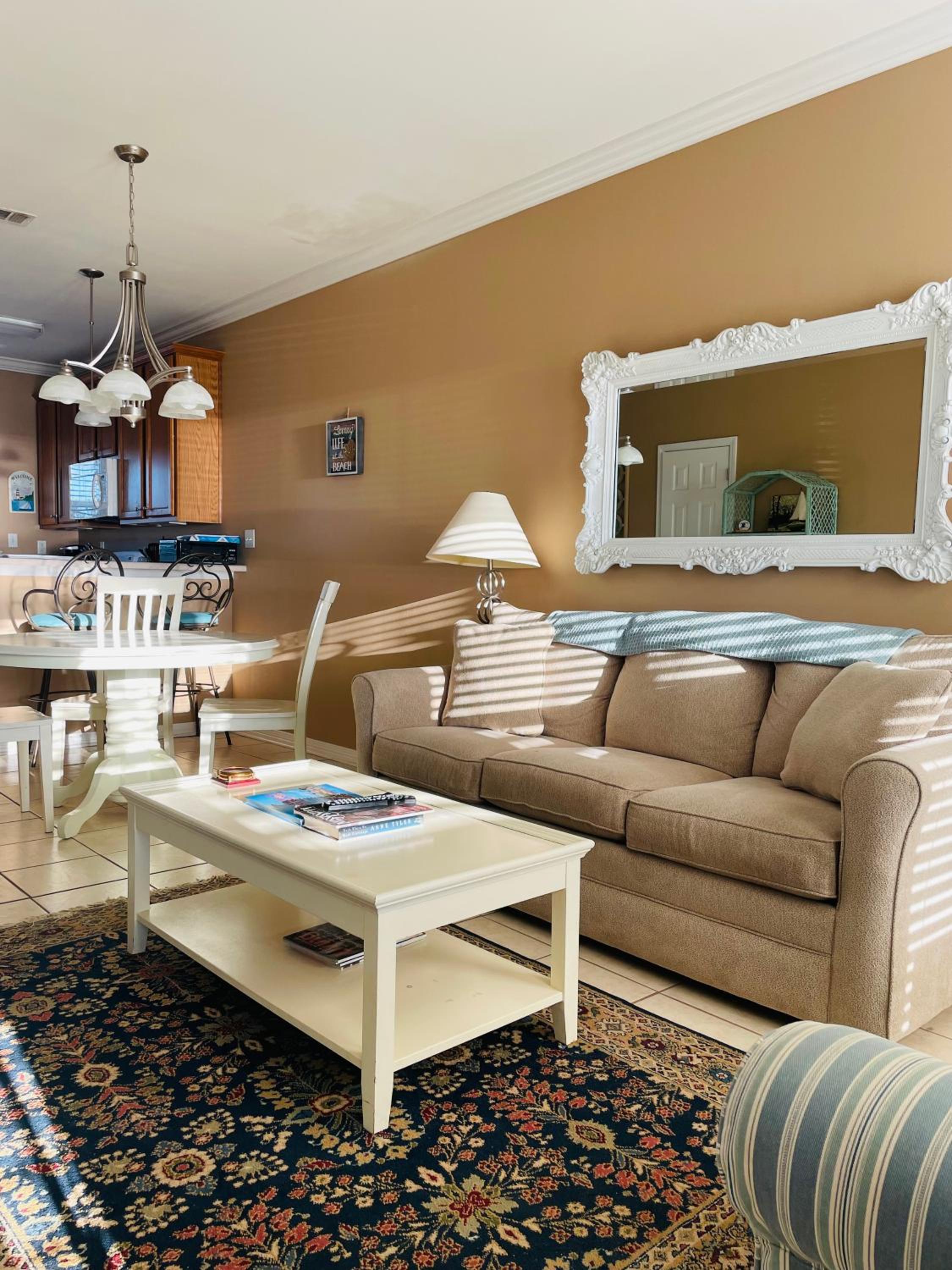 123 Beau Clair - Beachside Townhome with Balcony and Pool in Long Beach