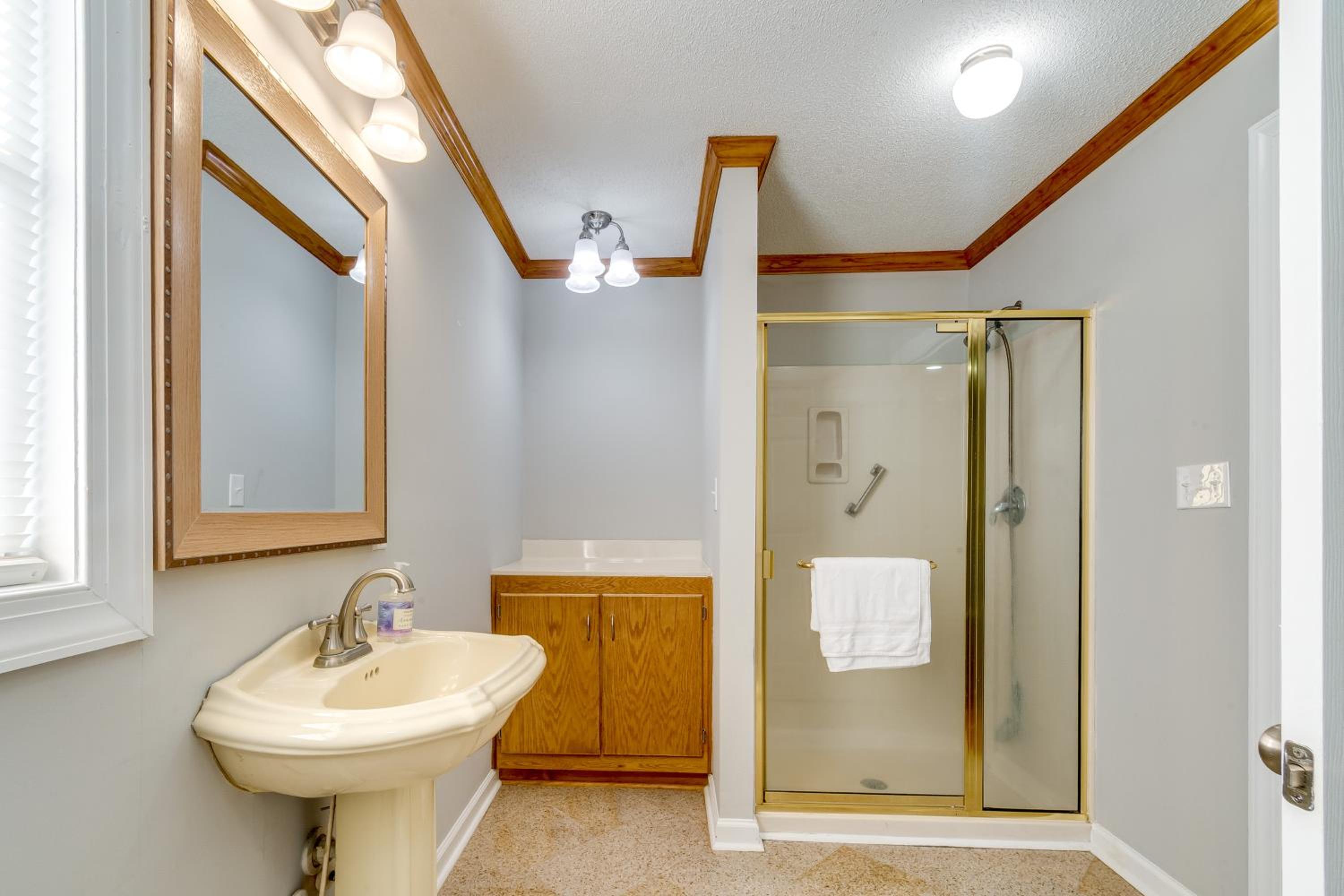 Golf and Hike Family Home 8 Mi to Downtown Clayton