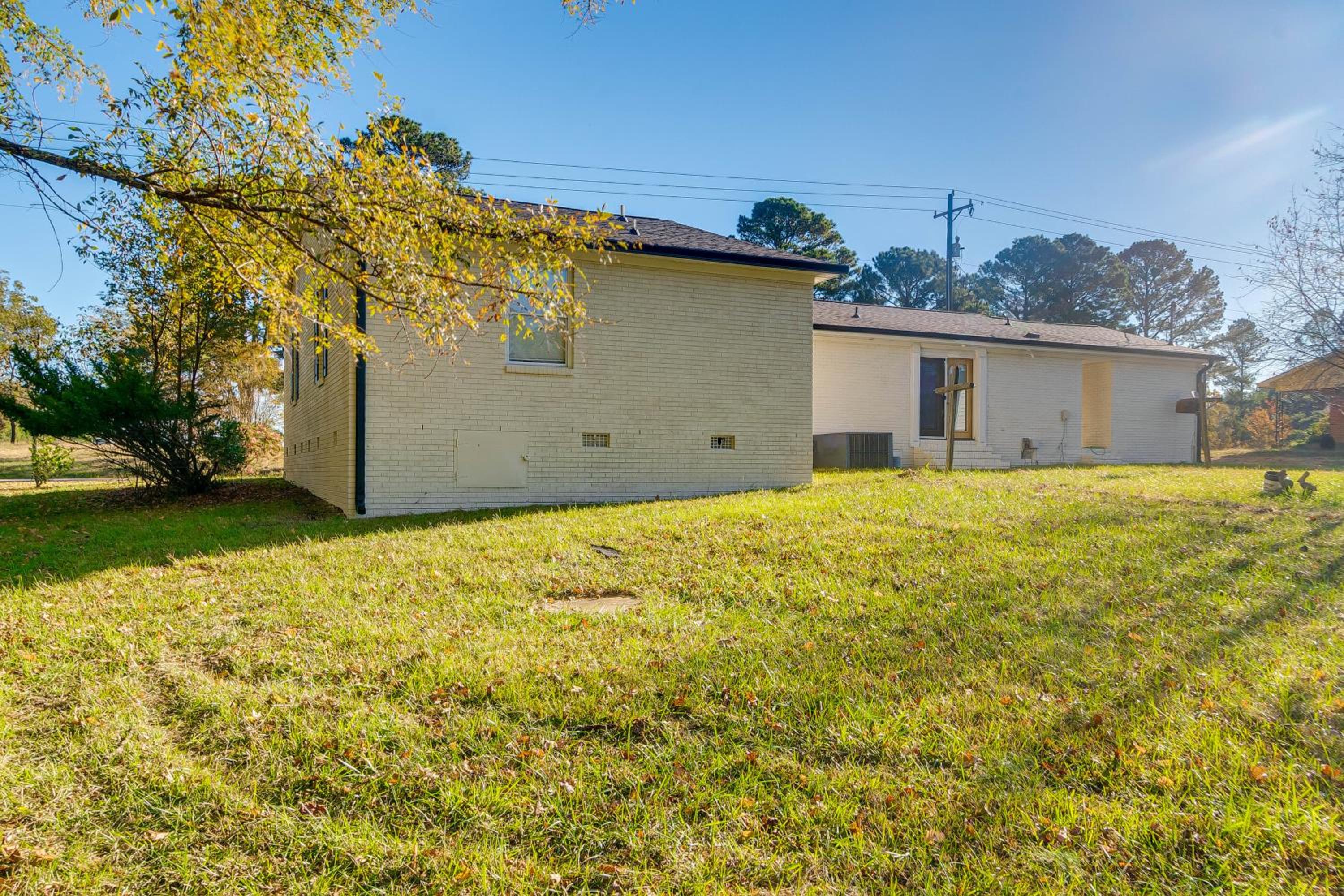 Golf and Hike Family Home 8 Mi to Downtown Clayton