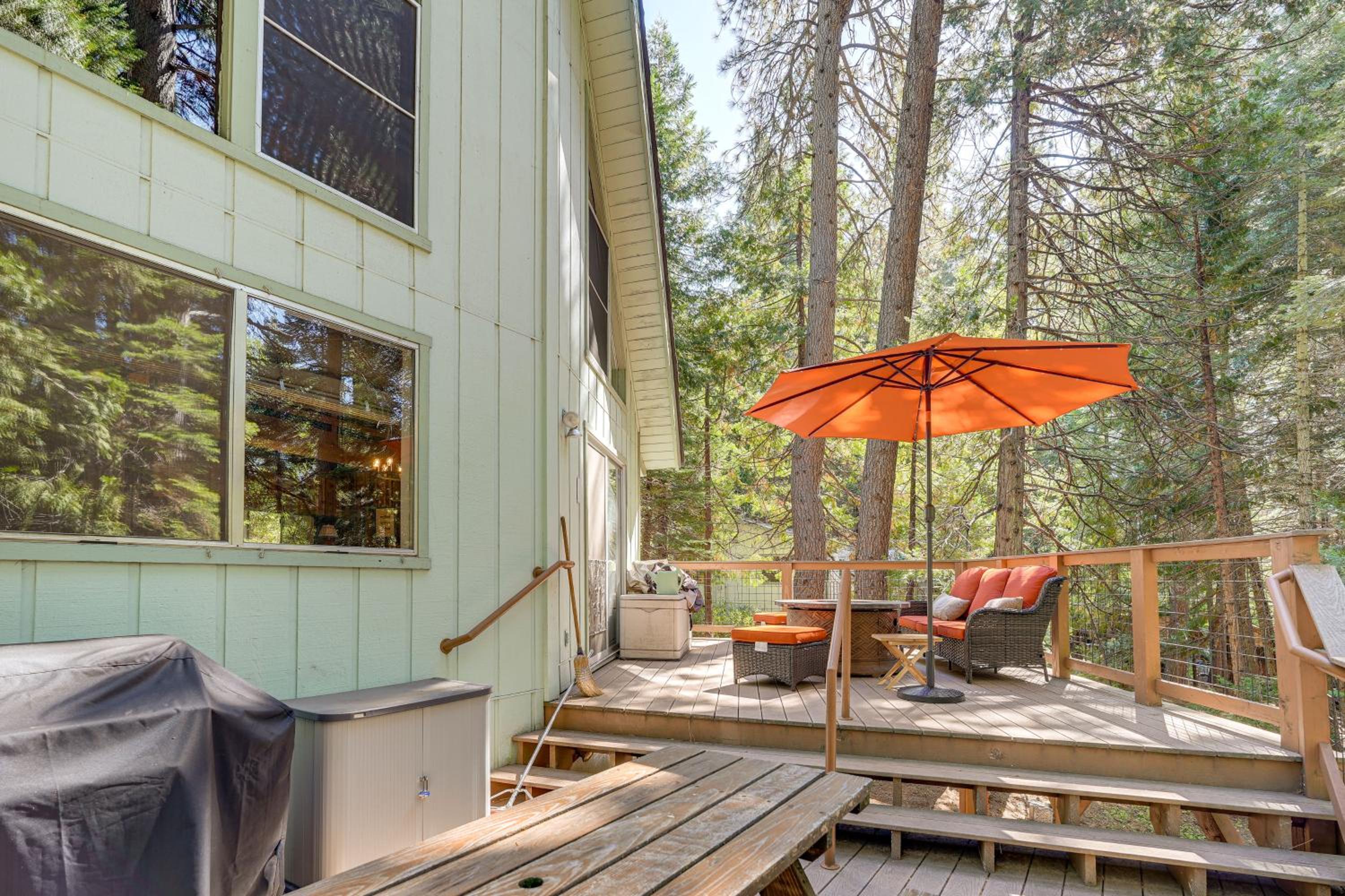 4 Mi to State Park Quiet Escape with Deck in Arnold