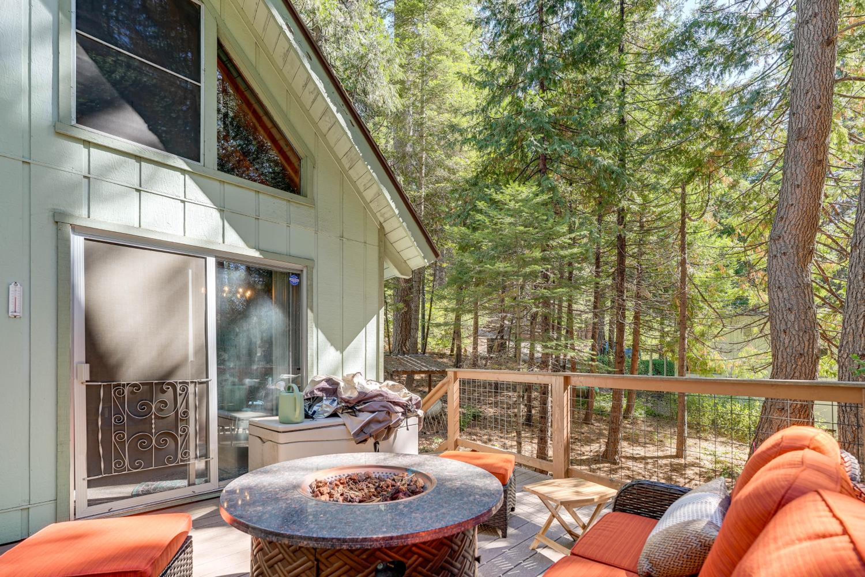 4 Mi to State Park Quiet Escape with Deck in Arnold