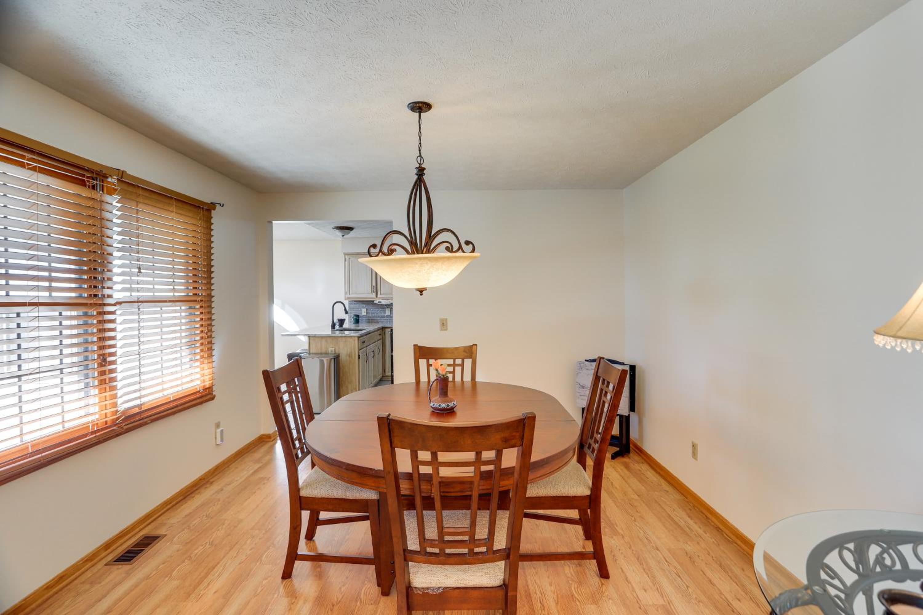 Work and Relax! Spacious Ontario Home with Pool
